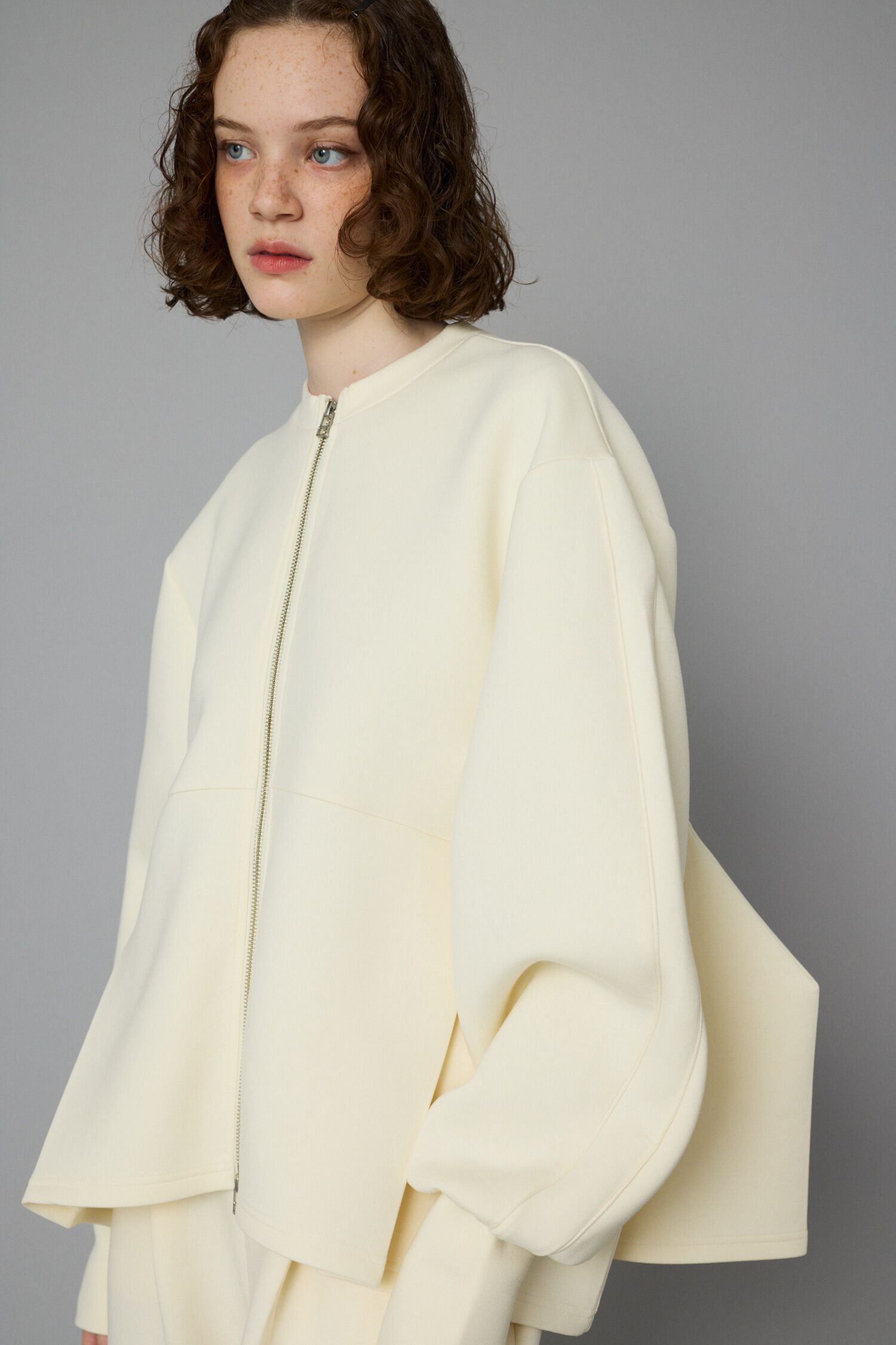 HeRIN.CYE「Feels zip up blouson」|ブルゾン・スタジャン|