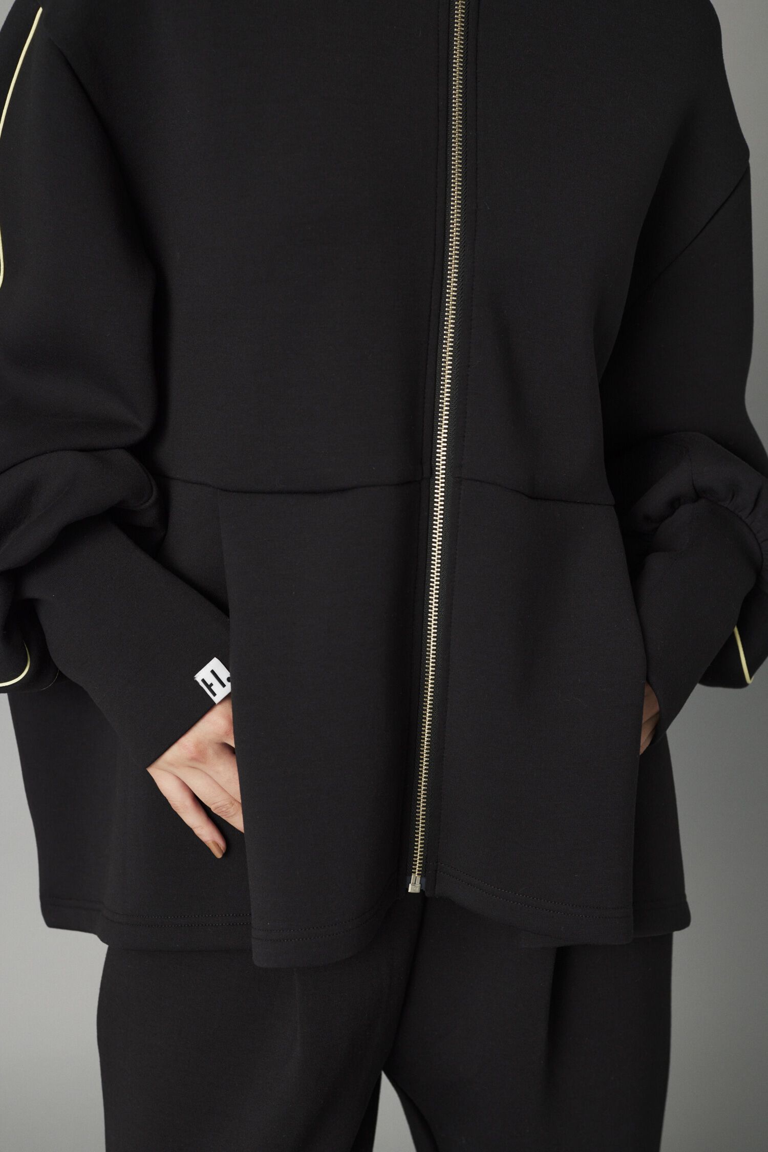 HeRIN.CYE「Feels zip up blouson」|ブルゾン・スタジャン|