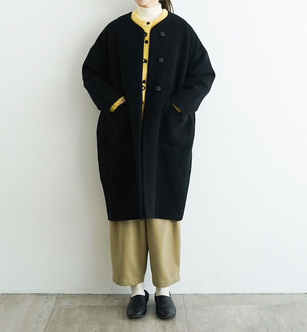 オオカミとフクロウ「オオカミとシロクマのヴィーカ&ldquo;ロングメルトン&rdquo;」|ノーカラーコート|ブラック