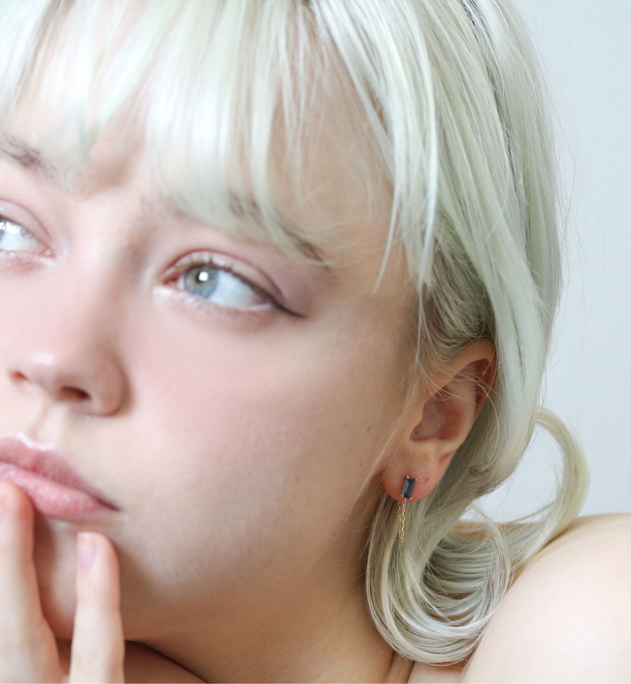  「ロンドンブルートパーズ チェーンフープ ピアス | K10YG」|ピアス|