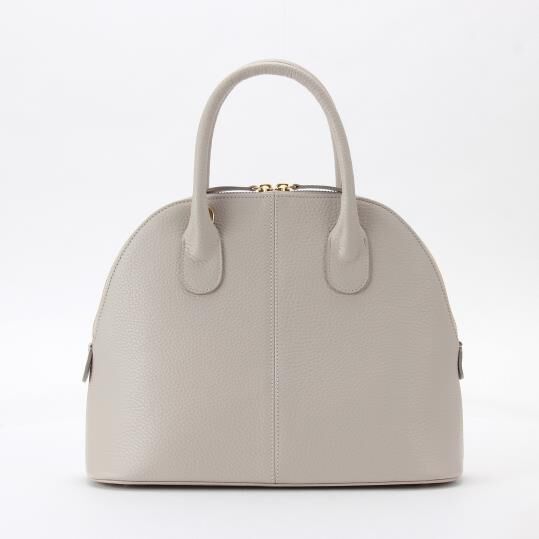 銀座かねまつ「AS24530PS1 【本革】【撥水】ミディアムサイズブガッティバッグ」|ショルダー・メッセンジャー|