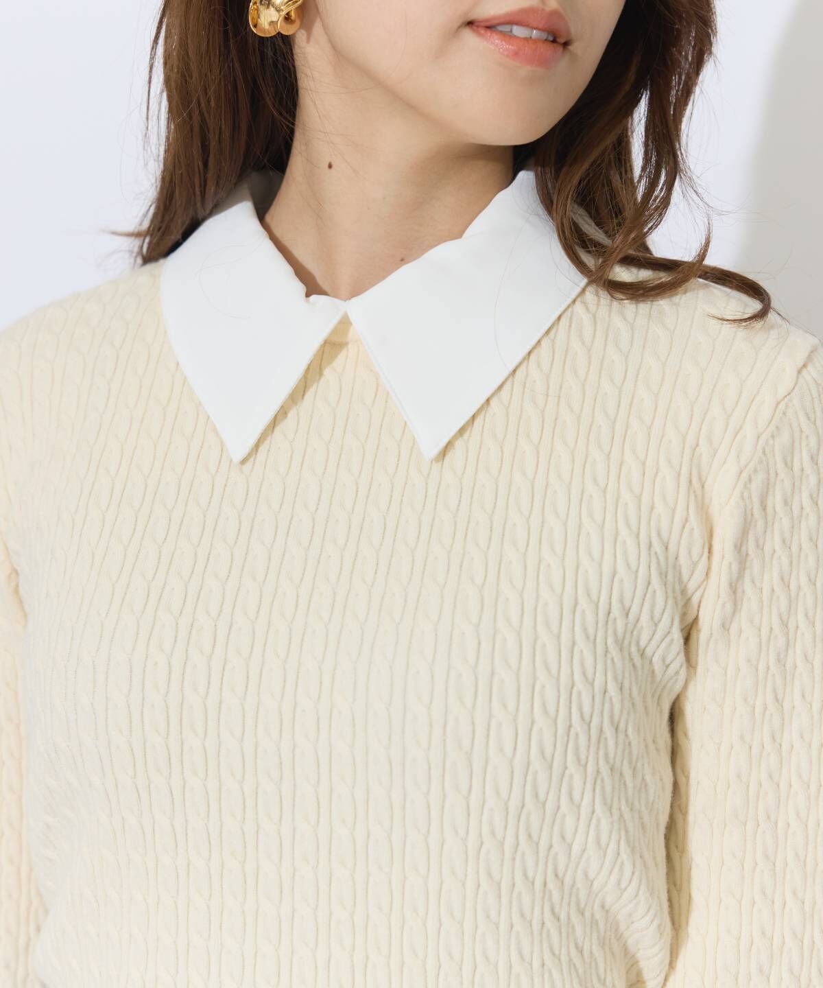 アンドクチュール「シャツレイヤード風ケーブル編みプルオーバー」|ニット・セーター|