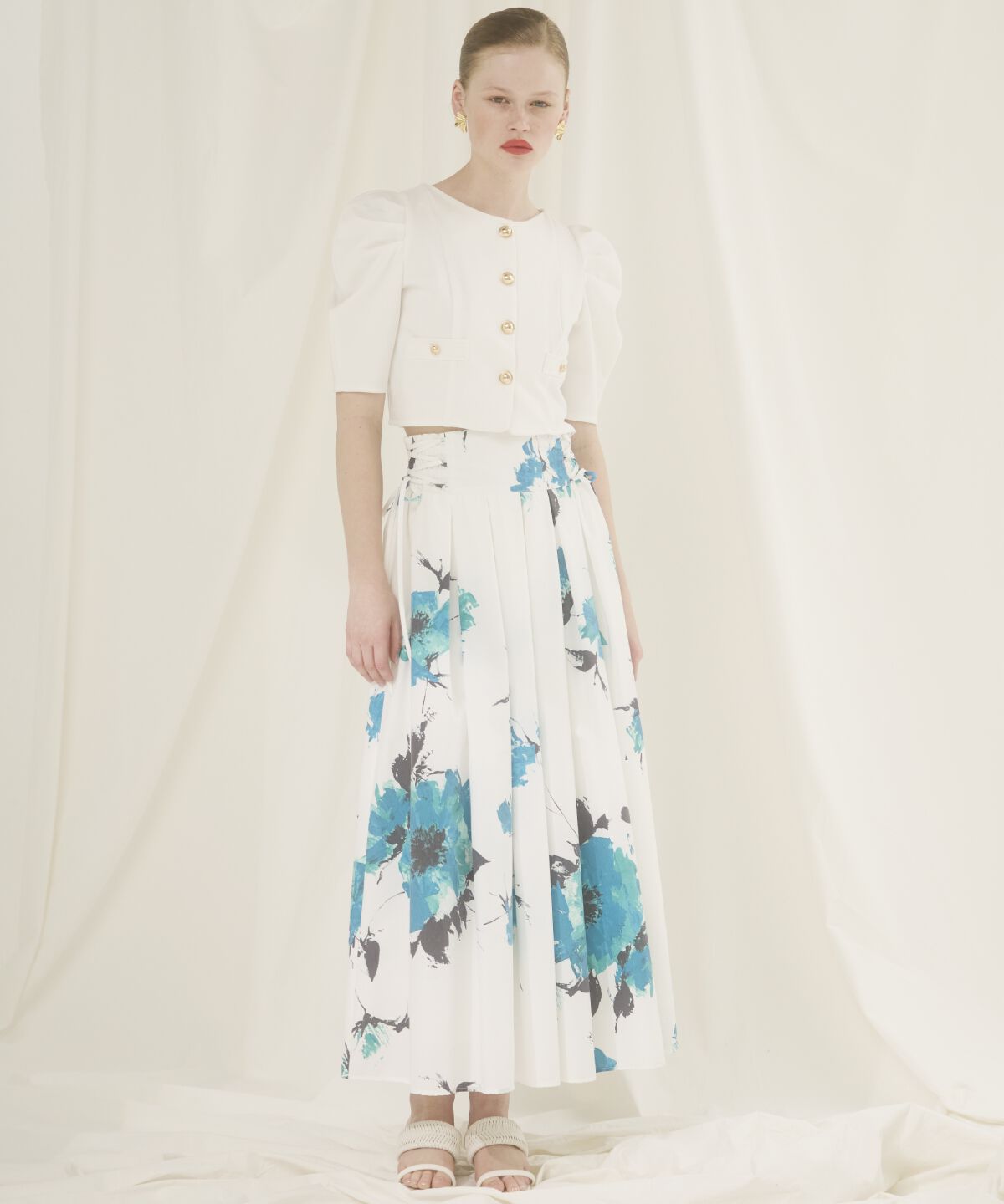 アンドクチュール「パワーショルダーポンチジャケット」|ノーカラージャケット|