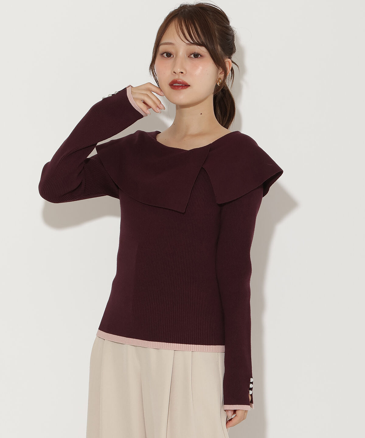 アンドクチュール「アシンメトリーカラーニットプルオーバー」|ニット・セーター|