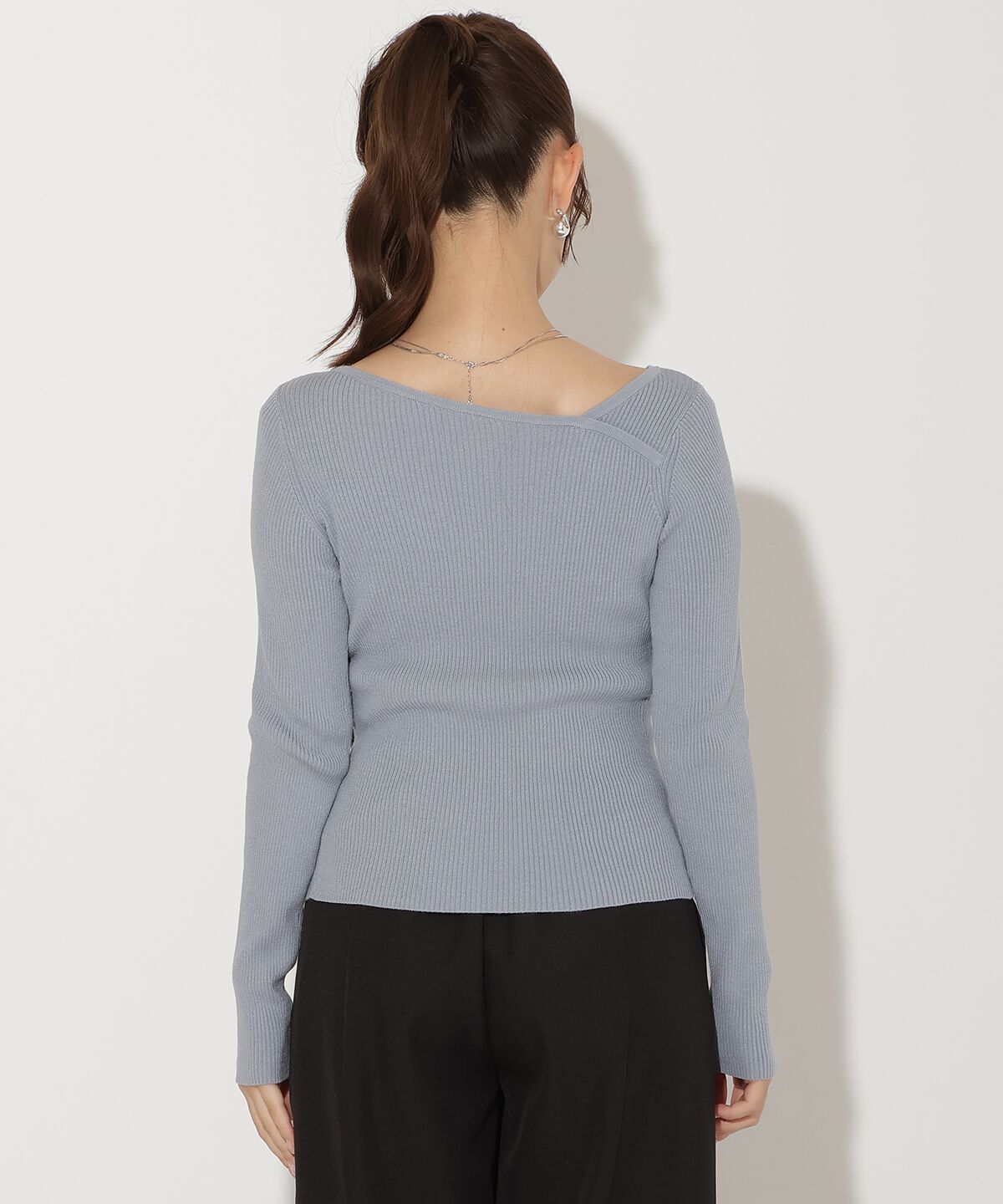 アンドクチュール「アシメＶネック長袖プルオーバー」|ニット・セーター|