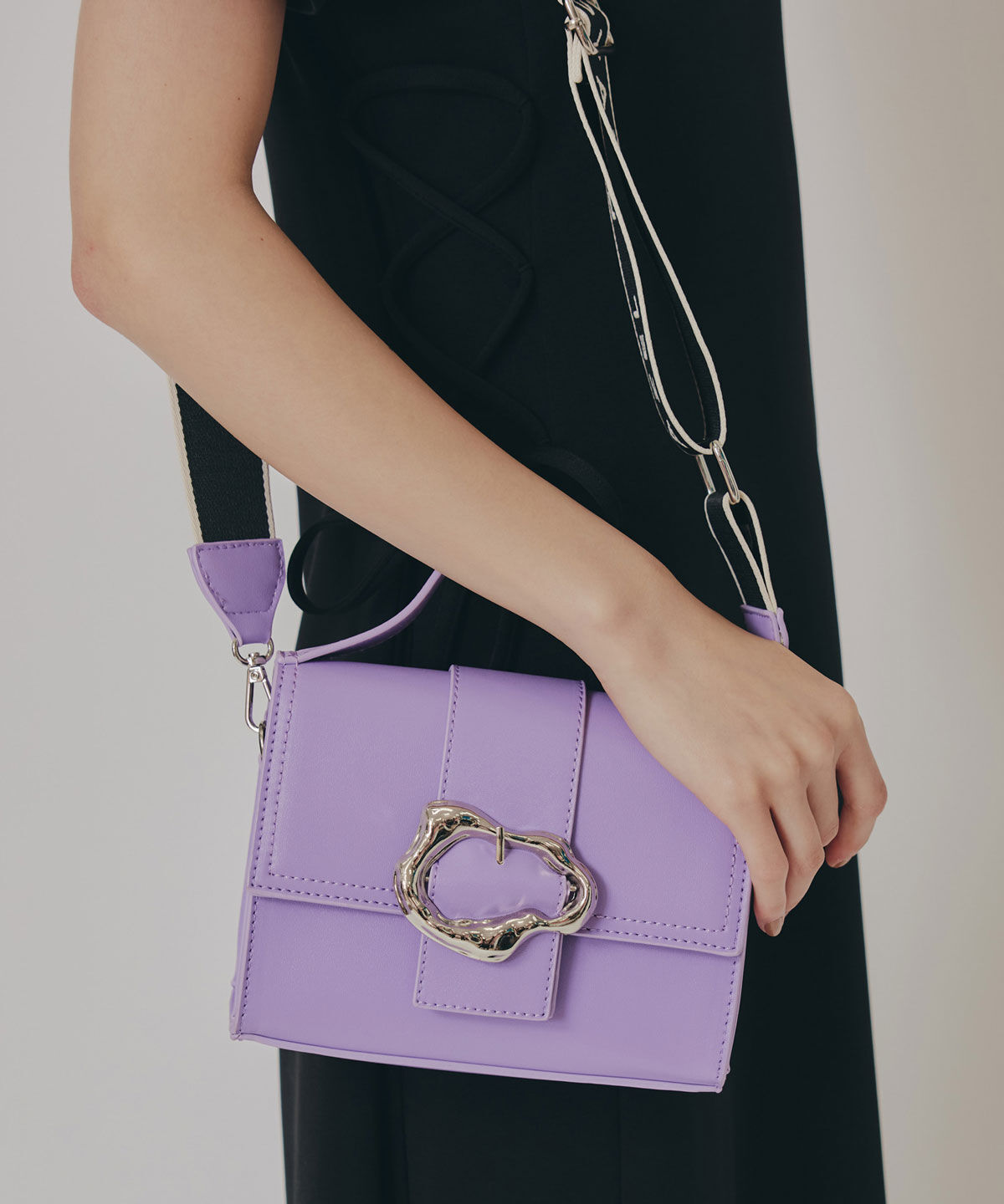 REDYAZEL「バックルデザインロゴストラップミニバッグ」|ショルダー・メッセンジャー|