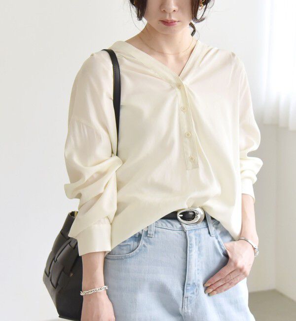 quaranciel「quaranciel:〈手洗い可能〉Vネック バック ギャザー ブラウス」|シャツ・ブラウス|