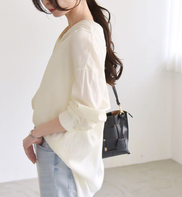 quaranciel「quaranciel:〈手洗い可能〉Vネック バック ギャザー ブラウス」|シャツ・ブラウス|