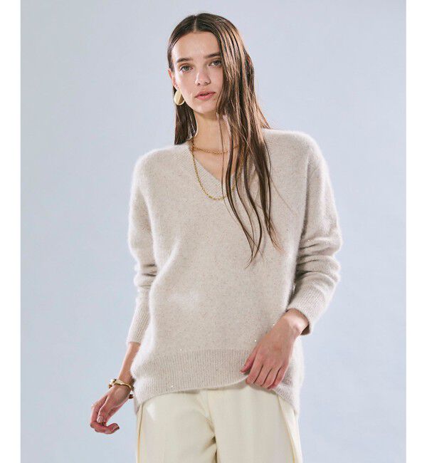 BEIGE,「【Precious掲載】AMARILLO / スパンコールフォックスVネックニット」|ニット・セーター|Taupe
