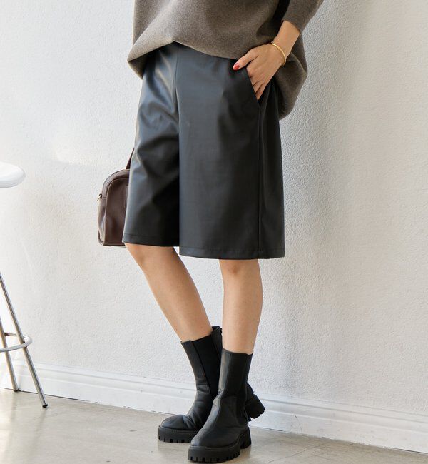  「【ハンサムな着こなしに】合皮ハーフパンツ」|チノ|