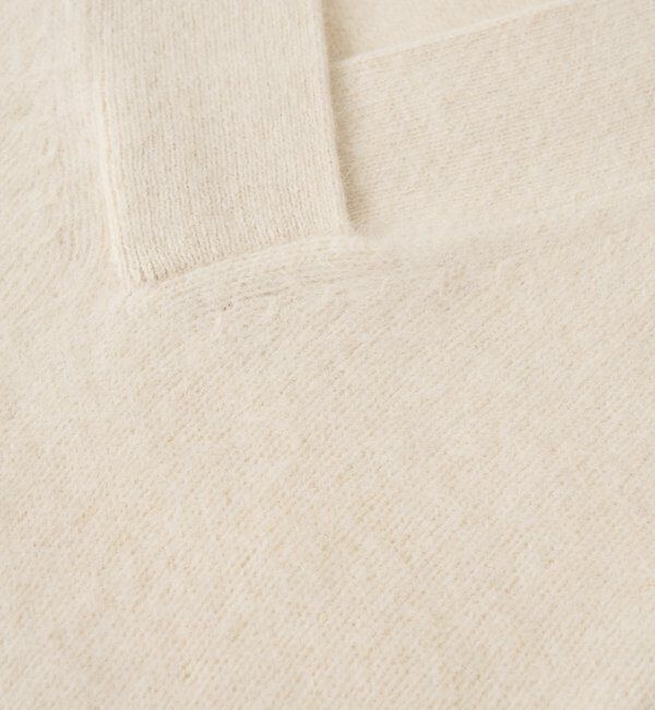  「【華やかな印象に】ヘアリーヤーン深Vネックニット」|ニット・セーター|