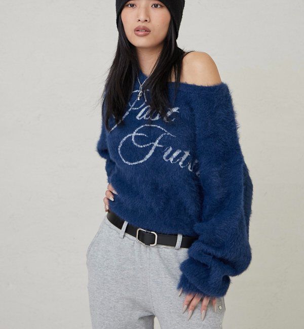  「SHAGGY LOGO OFF-SHOULDER KNIT」|ニット・セーター|