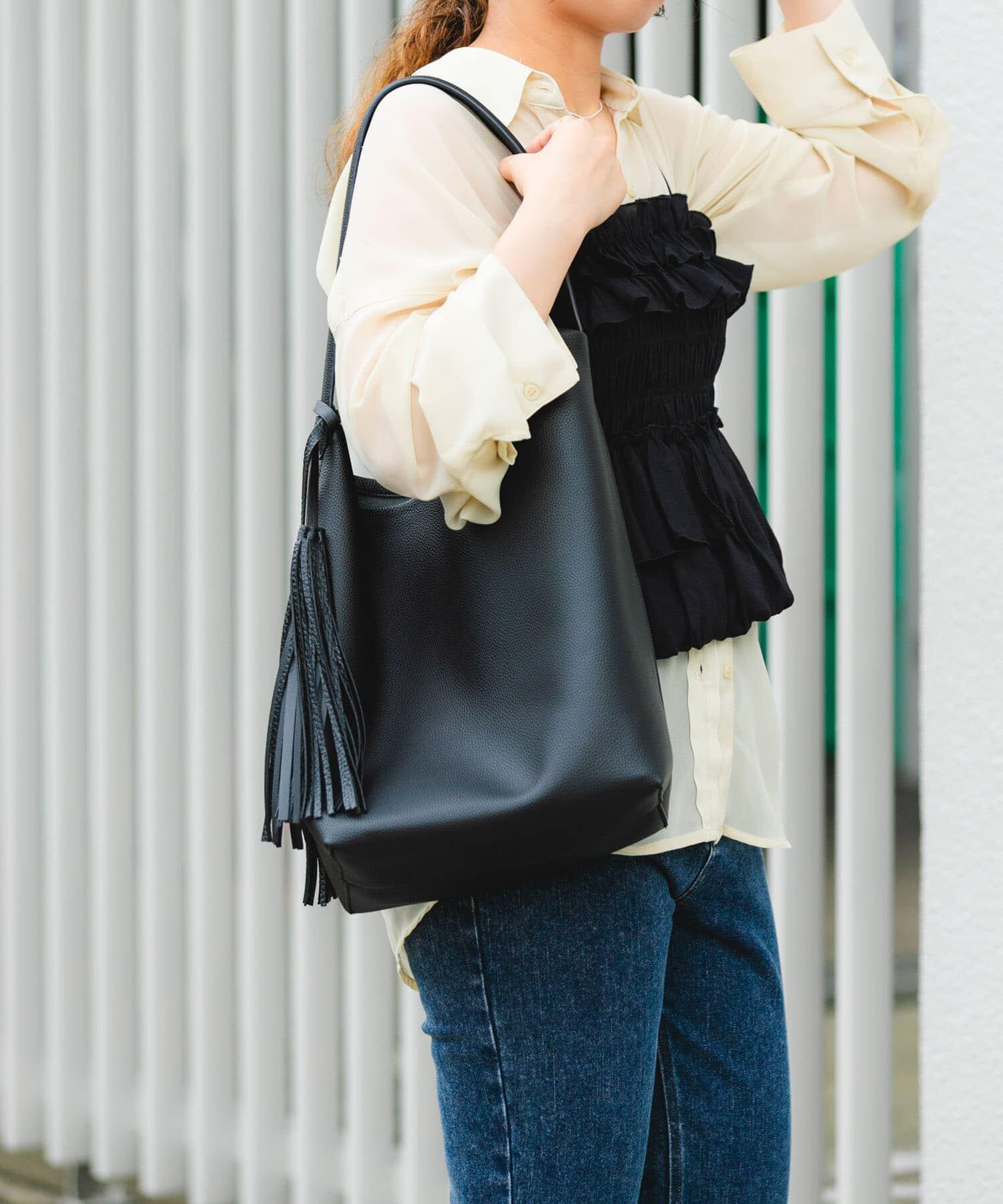 RODE SKO「タッセル付シンプルワンハンドルトート」|トートバッグ|ブラック