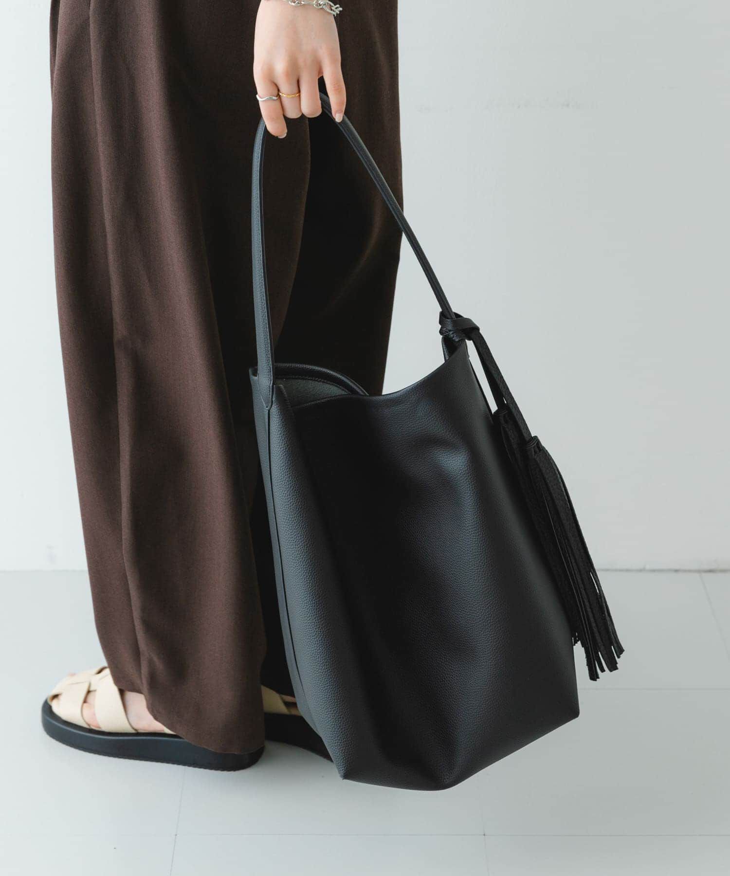 RODE SKO「タッセル付シンプルワンハンドルトート」|トートバッグ|