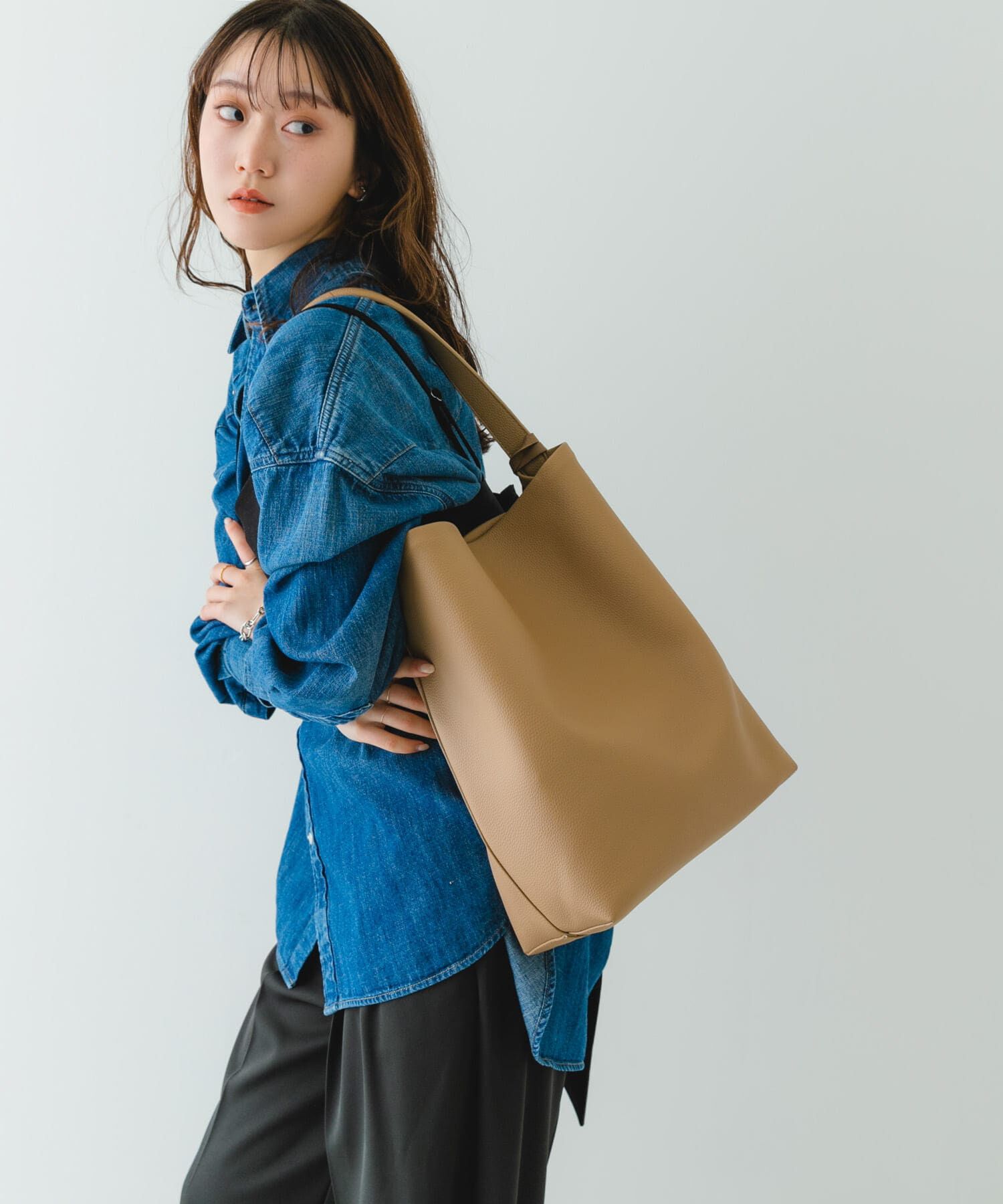 RODE SKO「タッセル付シンプルワンハンドルトート」|トートバッグ|