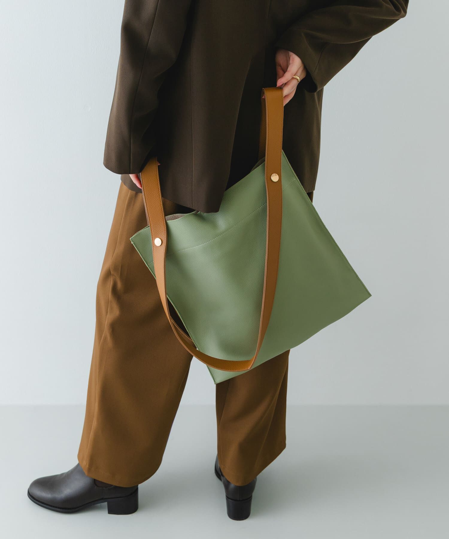 RODE SKO「『一部別注カラー』BEAURE　カウレザー2デザインベルトバッグ」|トートバッグ|