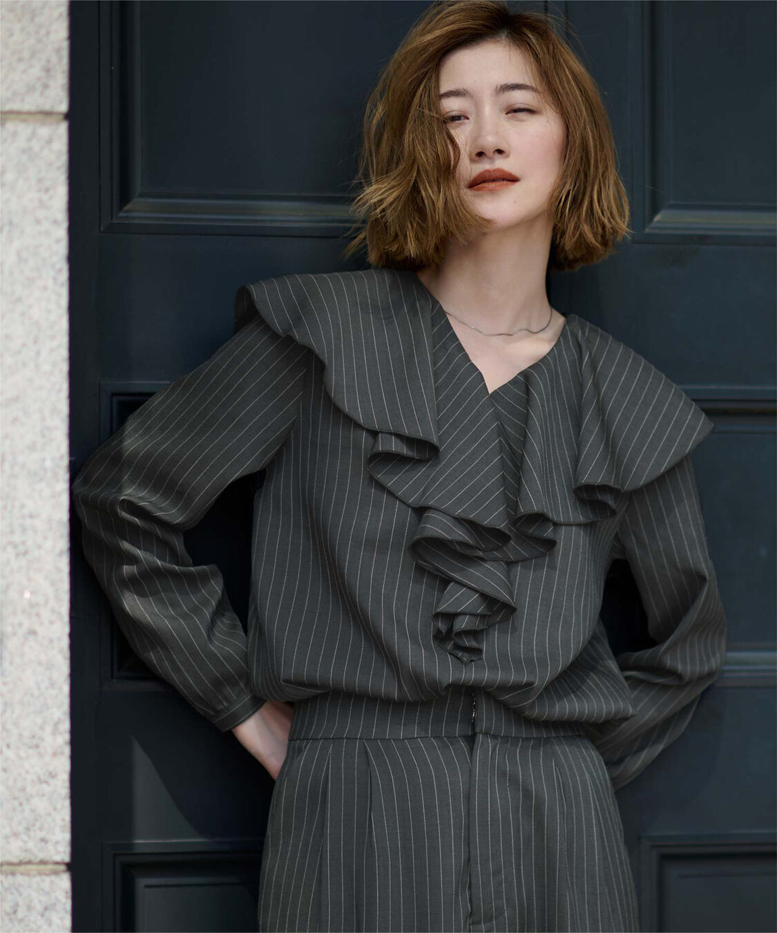 ur's「Vネックラッフルブラウス」|シャツ・ブラウス|