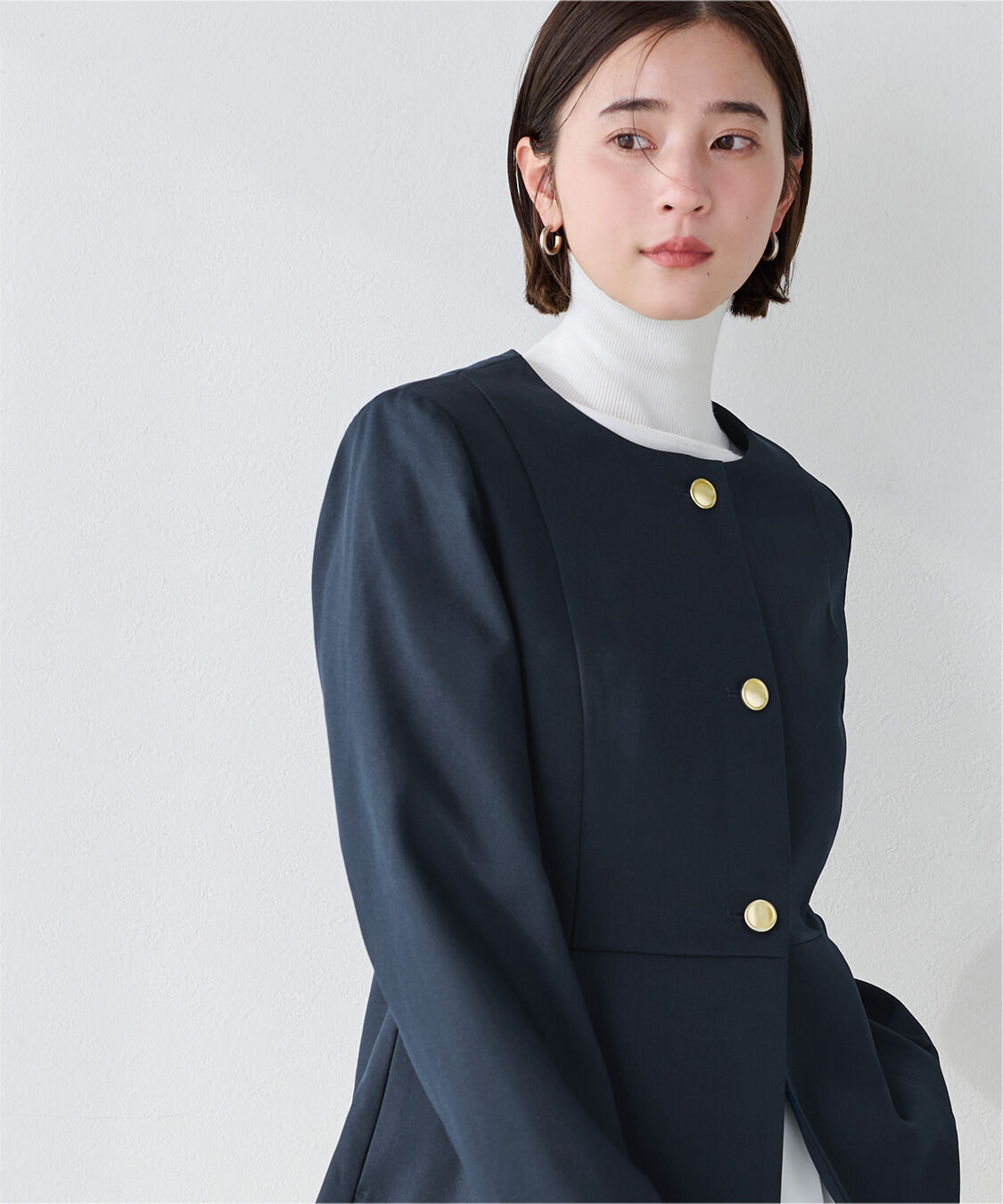 ur's「【小林有里さんコラボアイテム】美シルエットゴールド釦ペプラムジャケット」|ノーカラージャケット|