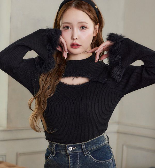  「デコルテカットデザインチャーム付きニット」|ニット・セーター|ブラック