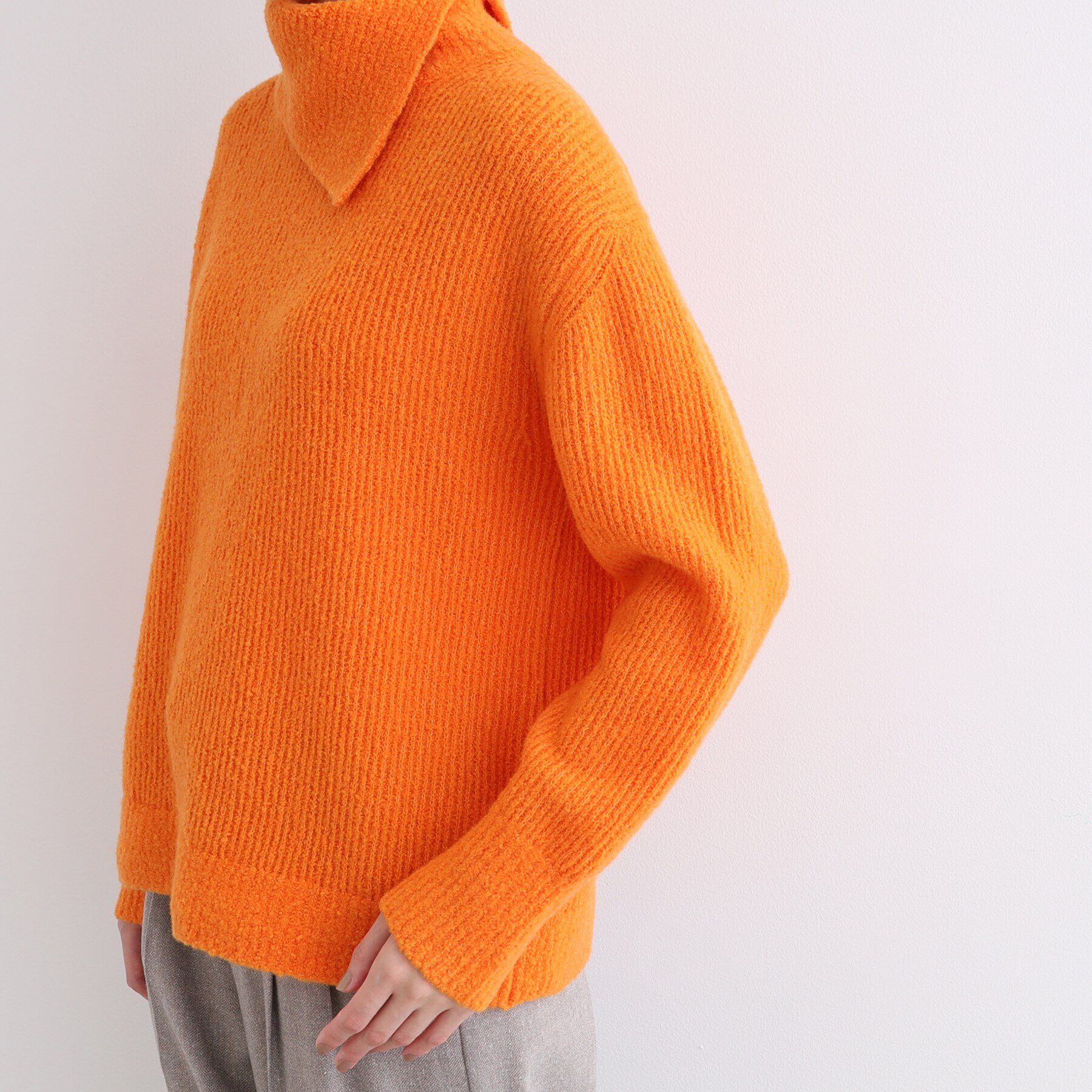 INDIVI「【ウール混／ブークレ】ループヤーン スリットハイネックニット」|ニット・セーター|