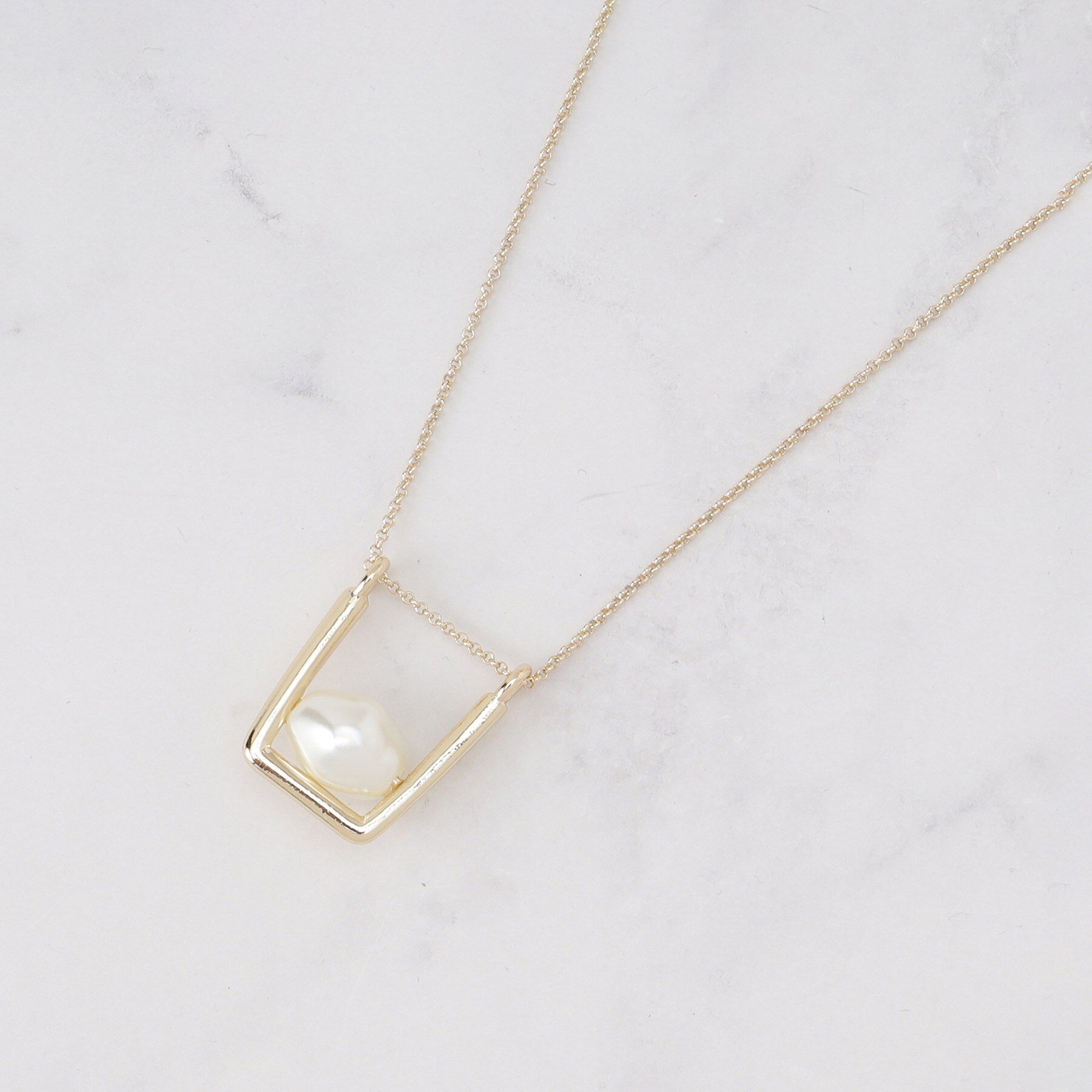 INDIVI「スクエアトップロングネックレス」|ネックレス|ゴールド(007)