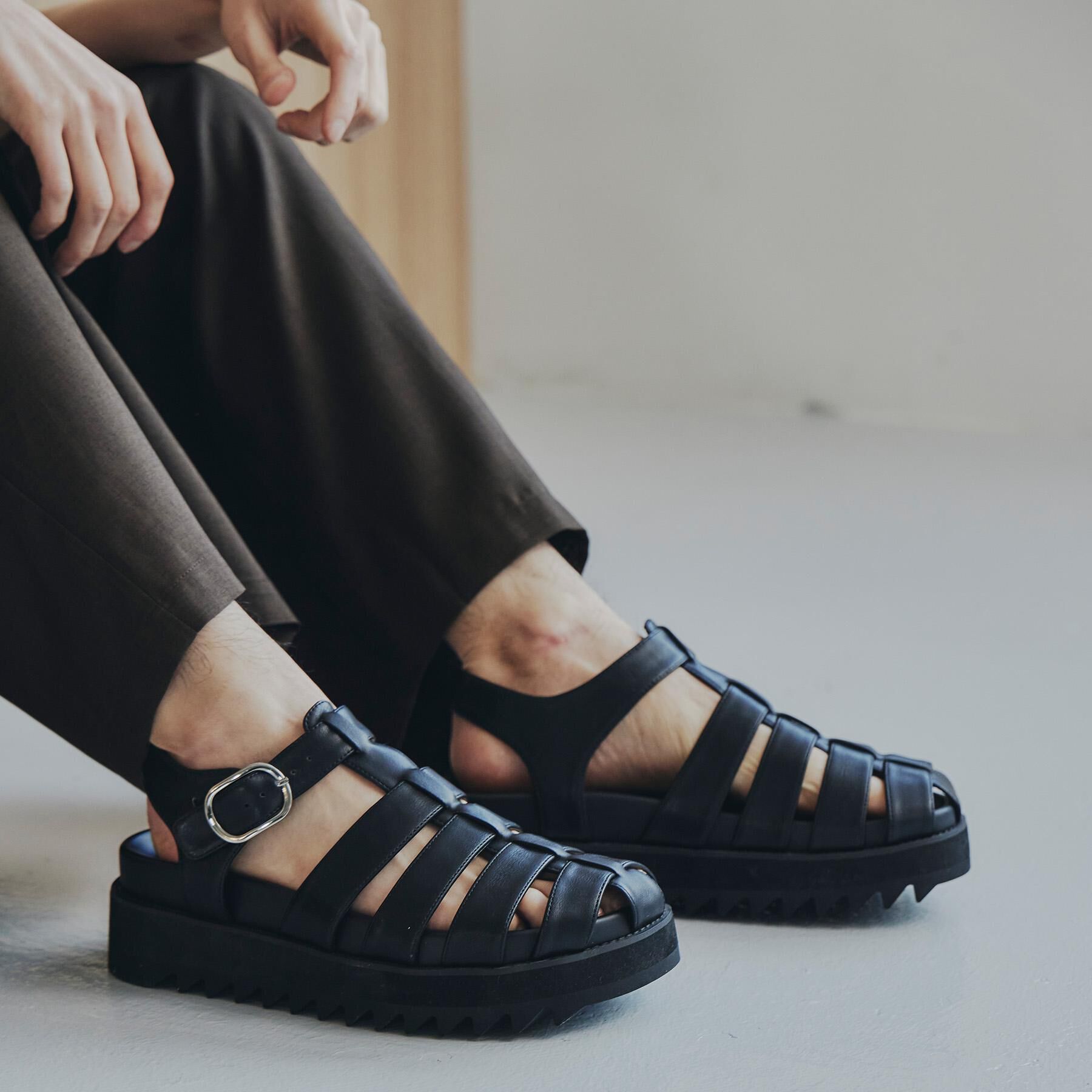 tk.TAKEO KIKUCHI「身長＋4.2cmアソートシャークソールボリュームサンダル」|サンダル|ブラック(219)