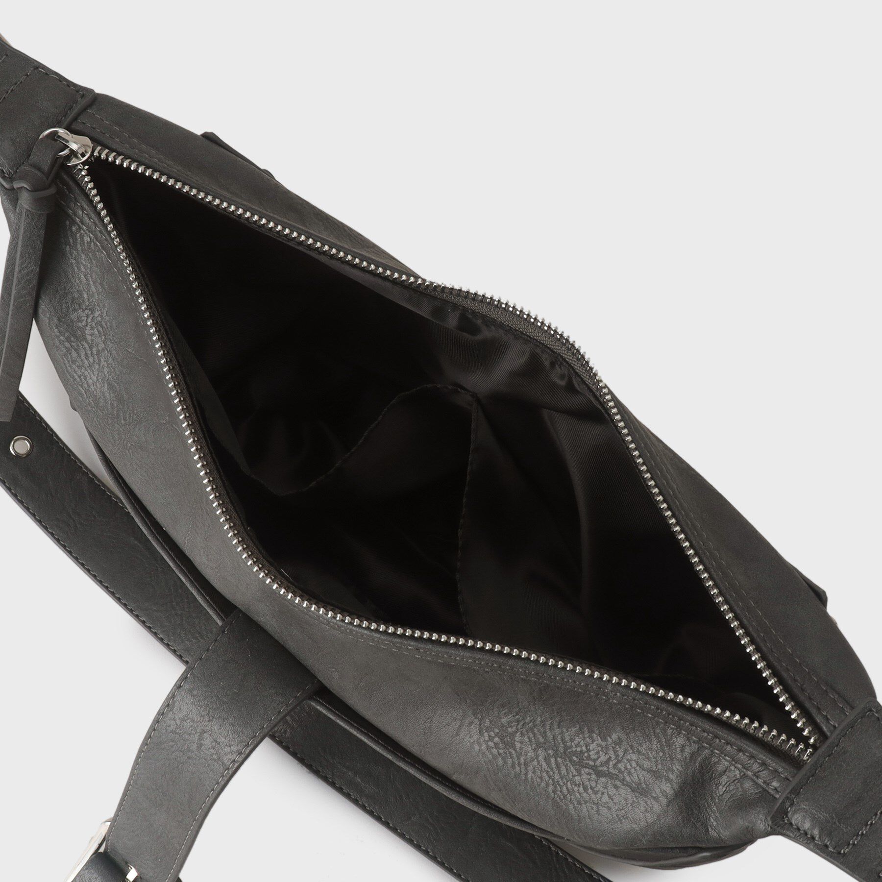 tk.TAKEO KIKUCHI「【FANCYシリーズ】スタッズクレセントショルダーバッグ」|ショルダー・メッセンジャー|