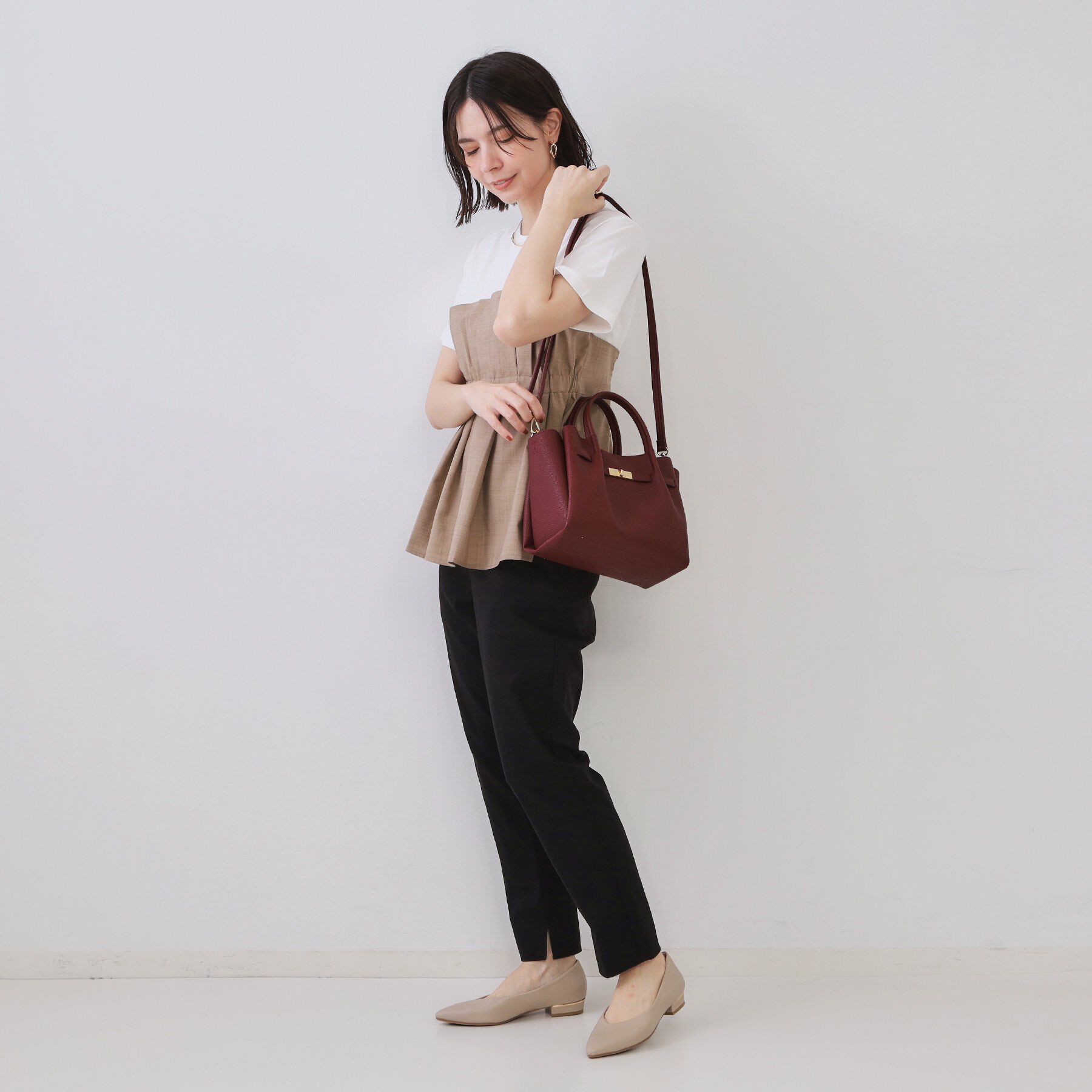 OPAQUE.CLIP「【軽量/2WAY/通勤対応】フロントベルトデザインミドルトートバッグ」|ショルダー・メッセンジャー|