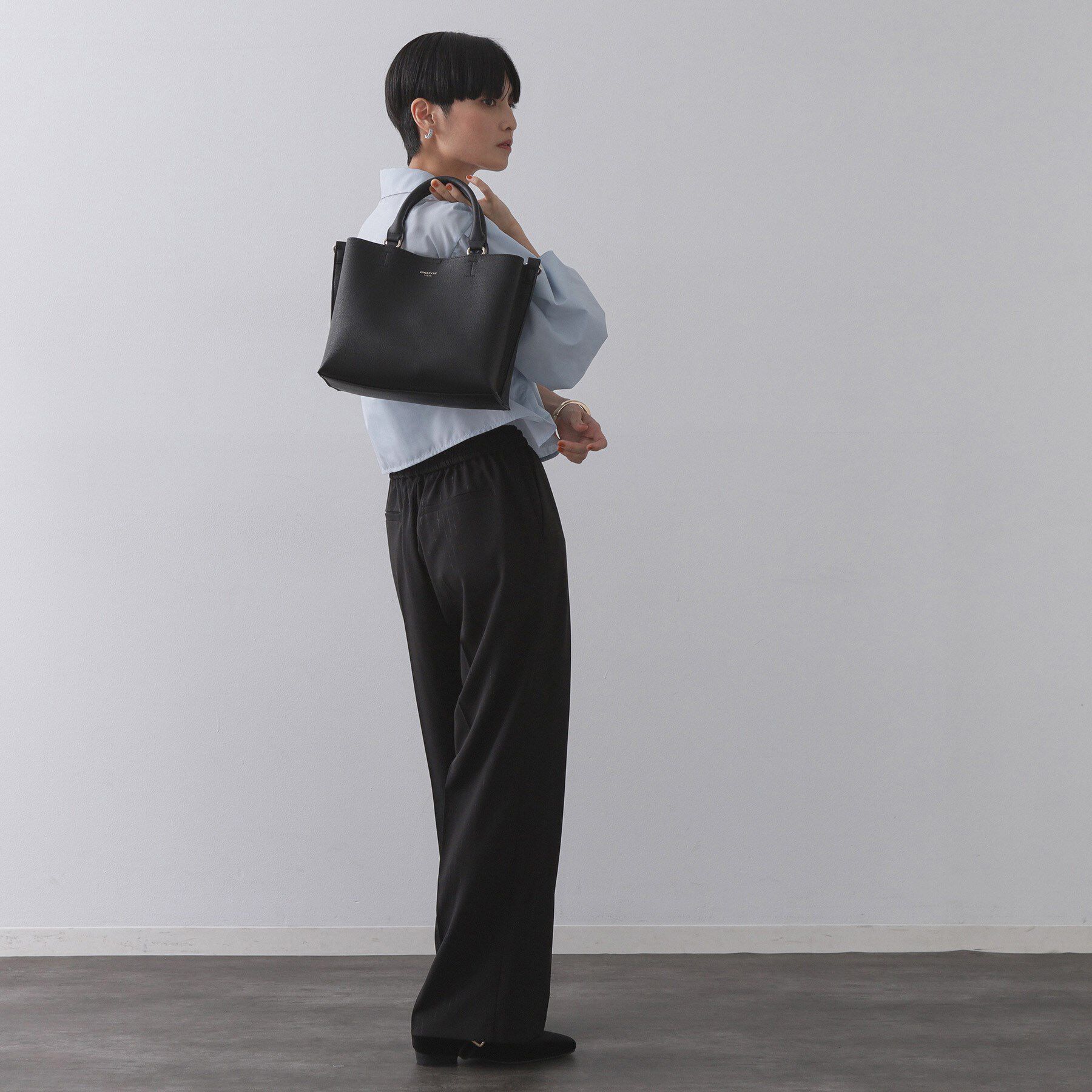 OPAQUE.CLIP「【2WAY/人間工学】ソフトシュリンク合皮ミドルサイズトートバッグ」|トートバッグ|