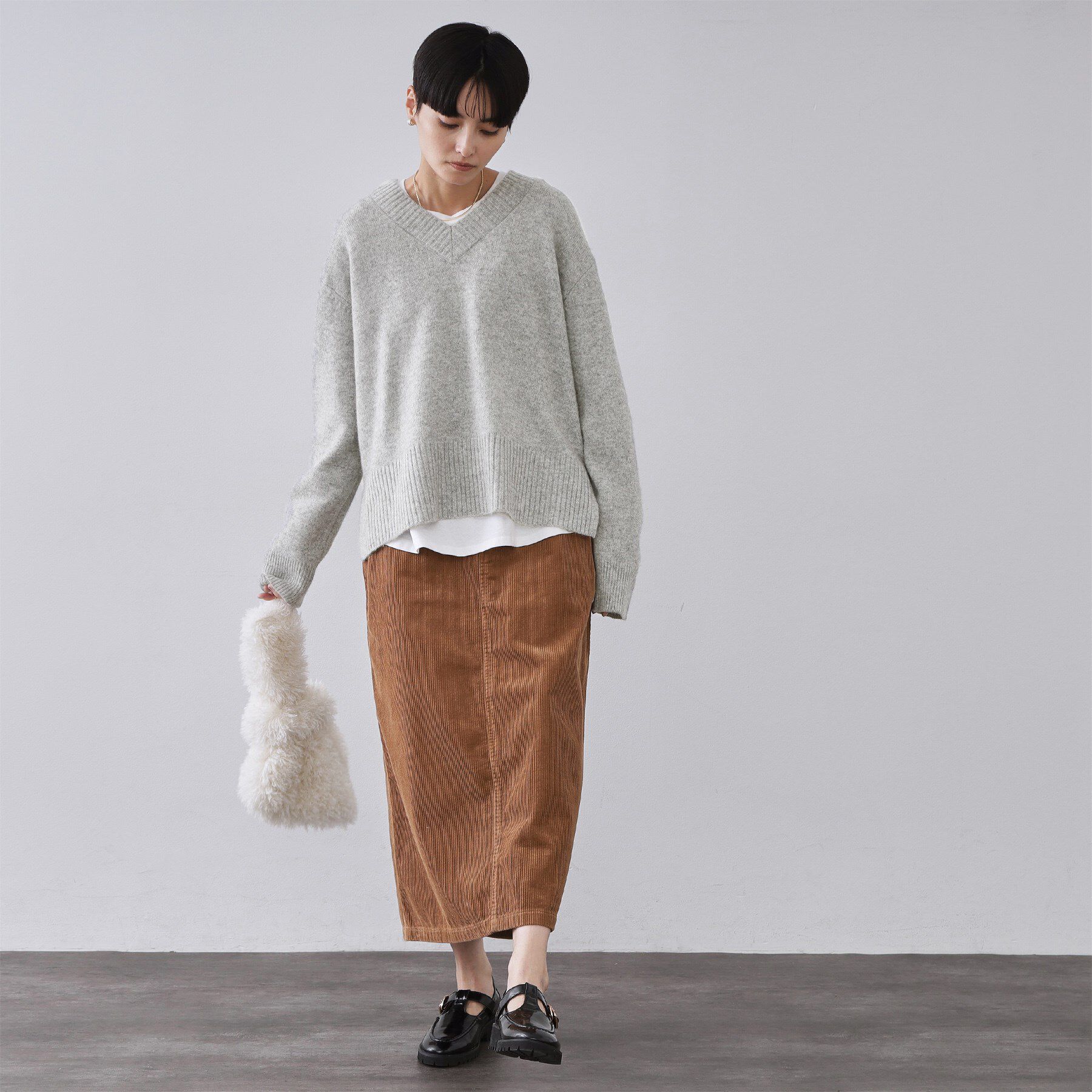 OPAQUE.CLIP「リラクシーVネックミドルゲージニット【洗える】」|ニット・セーター|