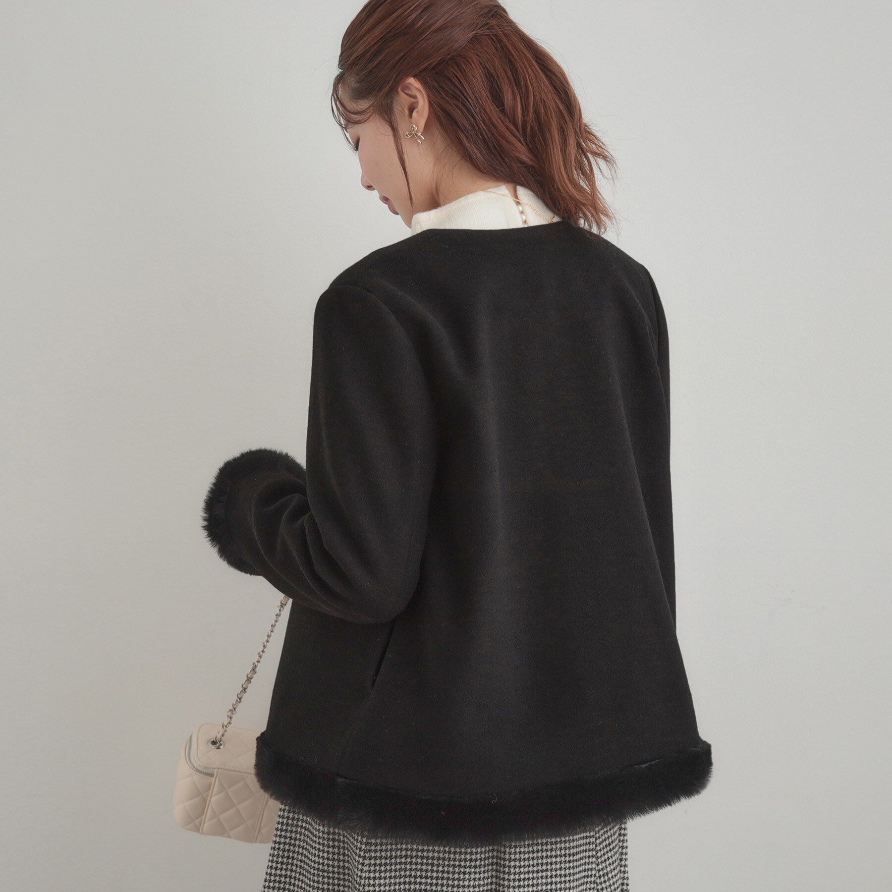 Couture broach「【大人レディ・フェイクファー取り外し可能】ケープ風ショートコート」|ノーカラーコート|