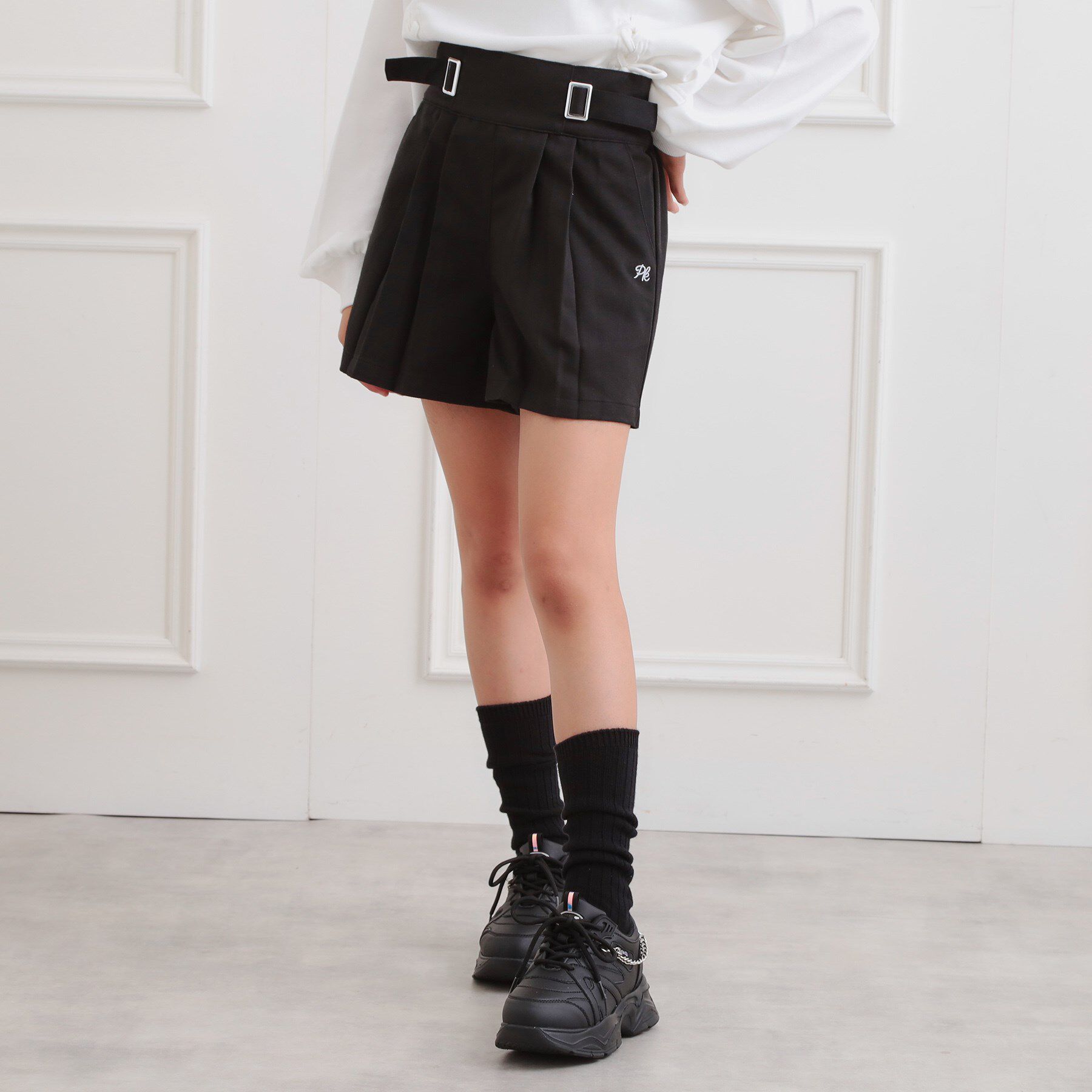 PINK-latte「バックルハイウエストショートパンツ」|キュロット|