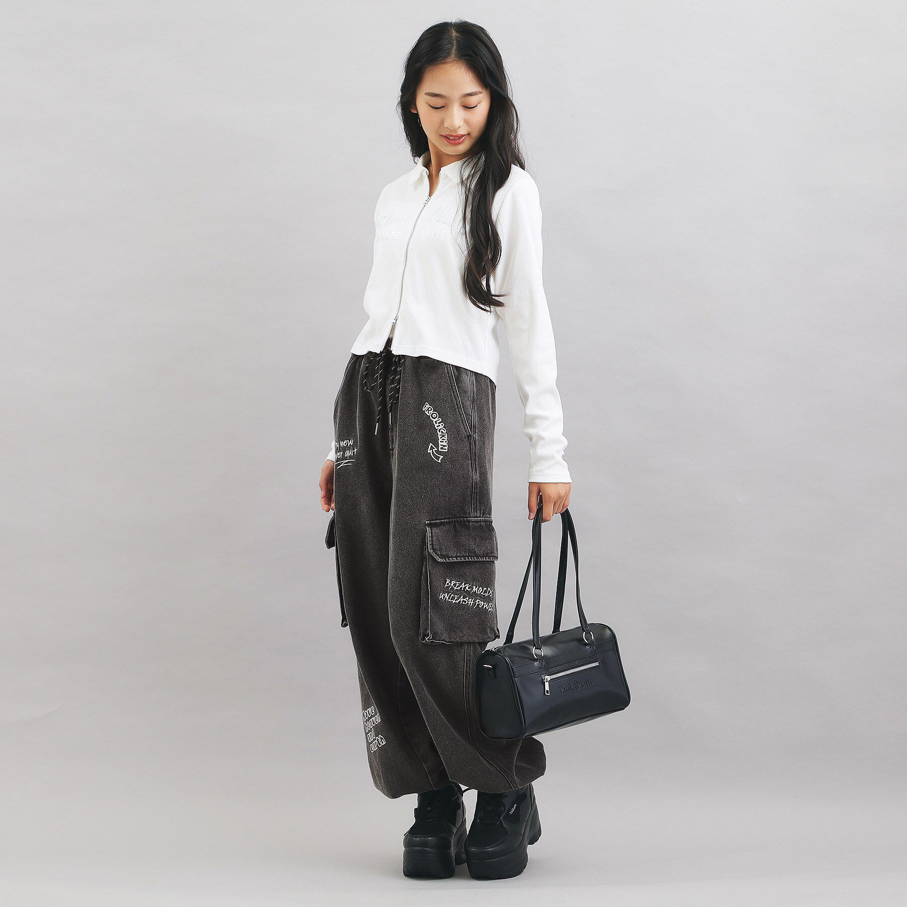 PINK-latte「らくがきデニムカーゴパンツ」|その他|