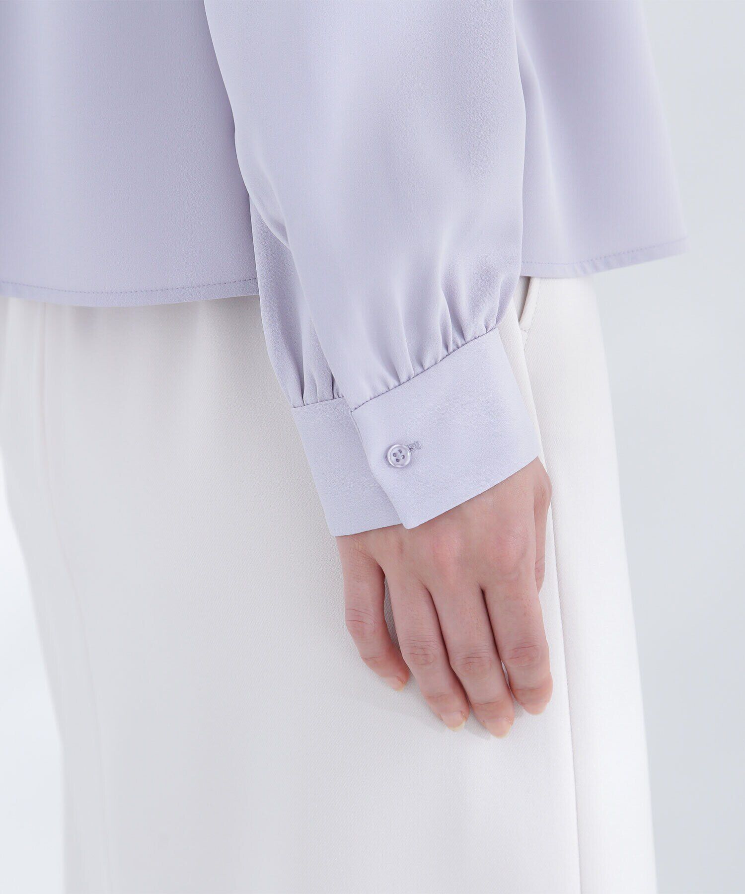  「Vネックリボンタイブラウス」|シャツ・ブラウス|