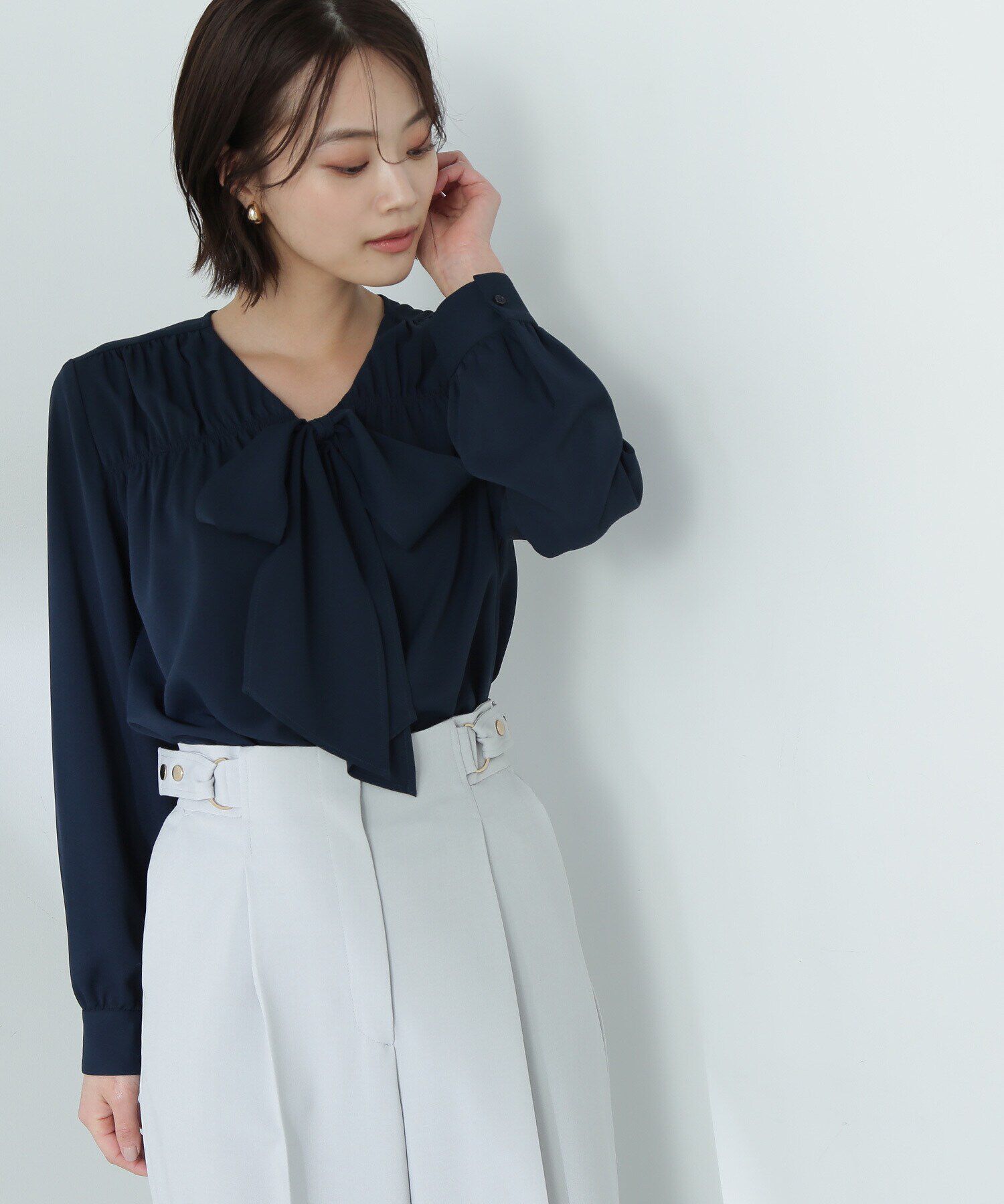  「Vネックリボンタイブラウス」|シャツ・ブラウス|