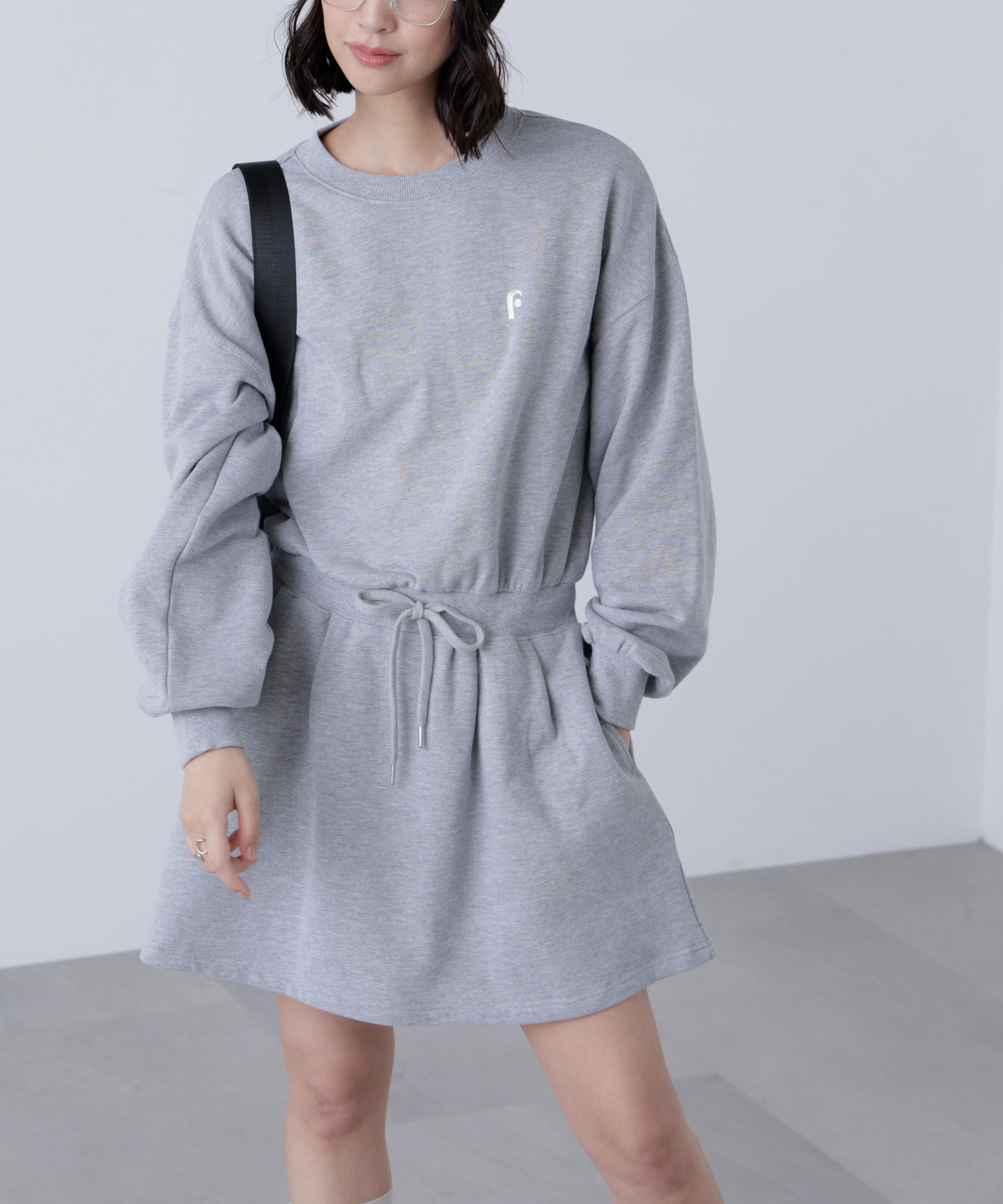  「ロゴ刺繍スウェットミニワンピース」|ワンピース|