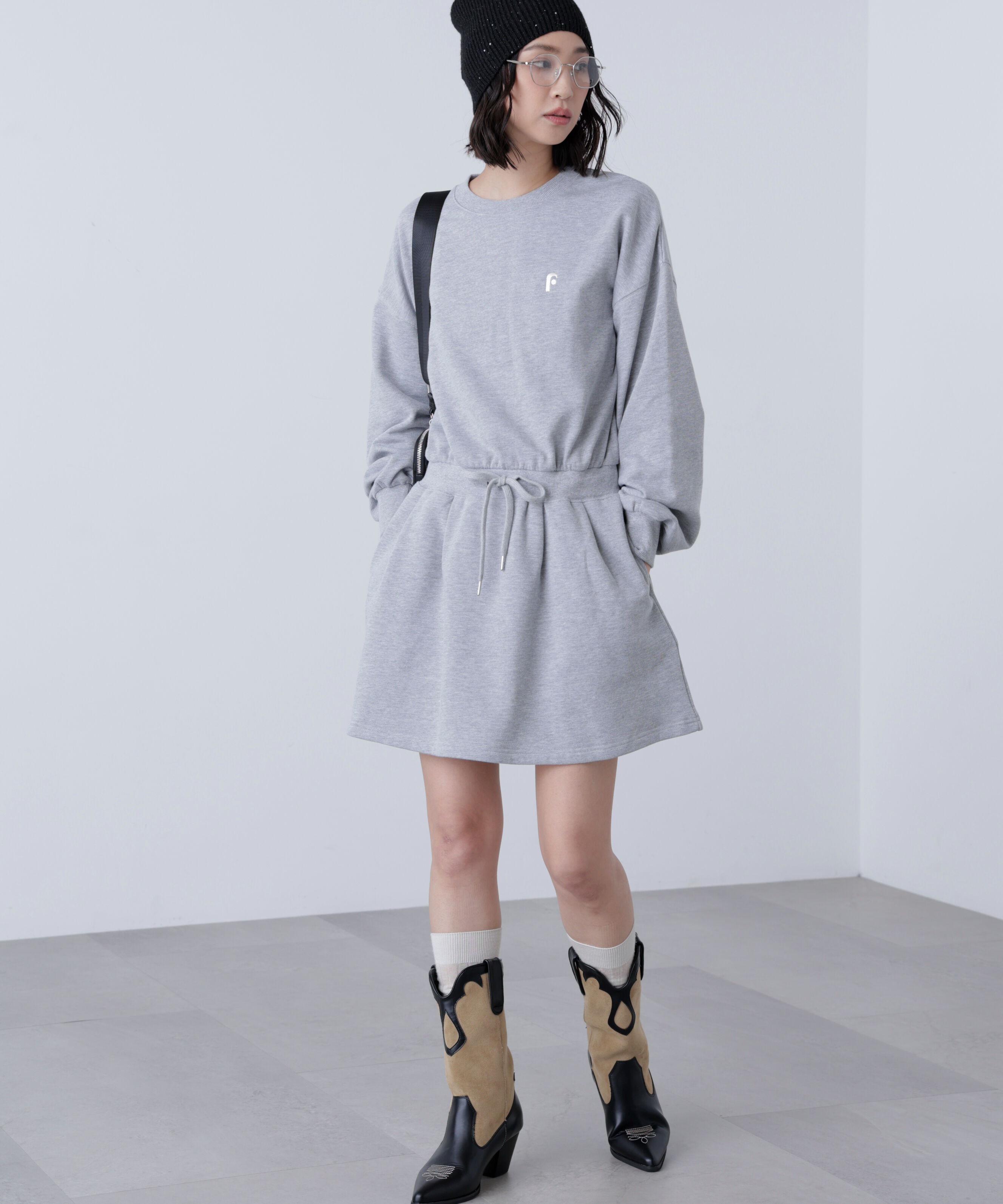  「ロゴ刺繍スウェットミニワンピース」|ワンピース|