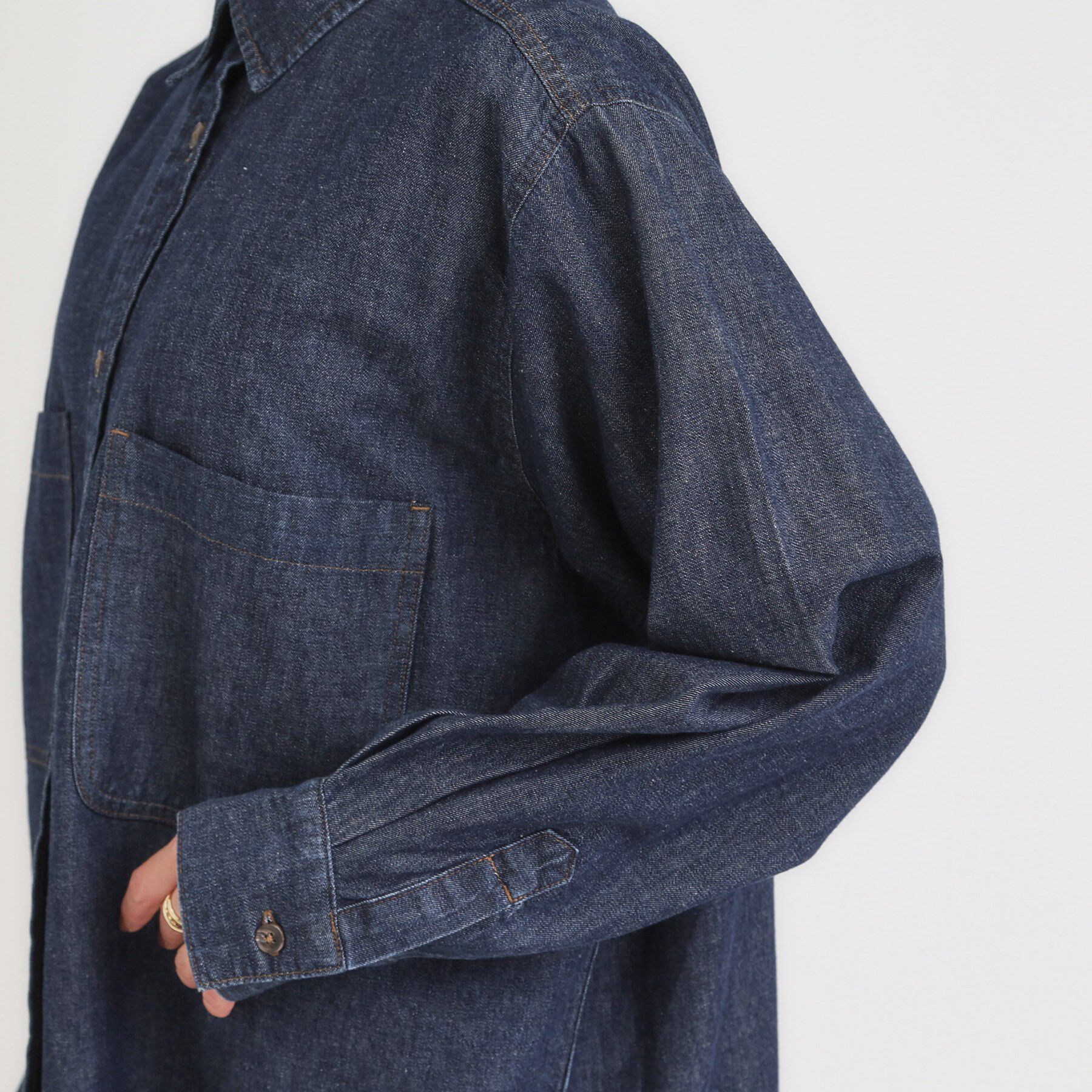 SHOO･LA･RUE「【S-LL】こなれ感をプラスする BIGポケットデニムシャツ」|シャツ・ブラウス|