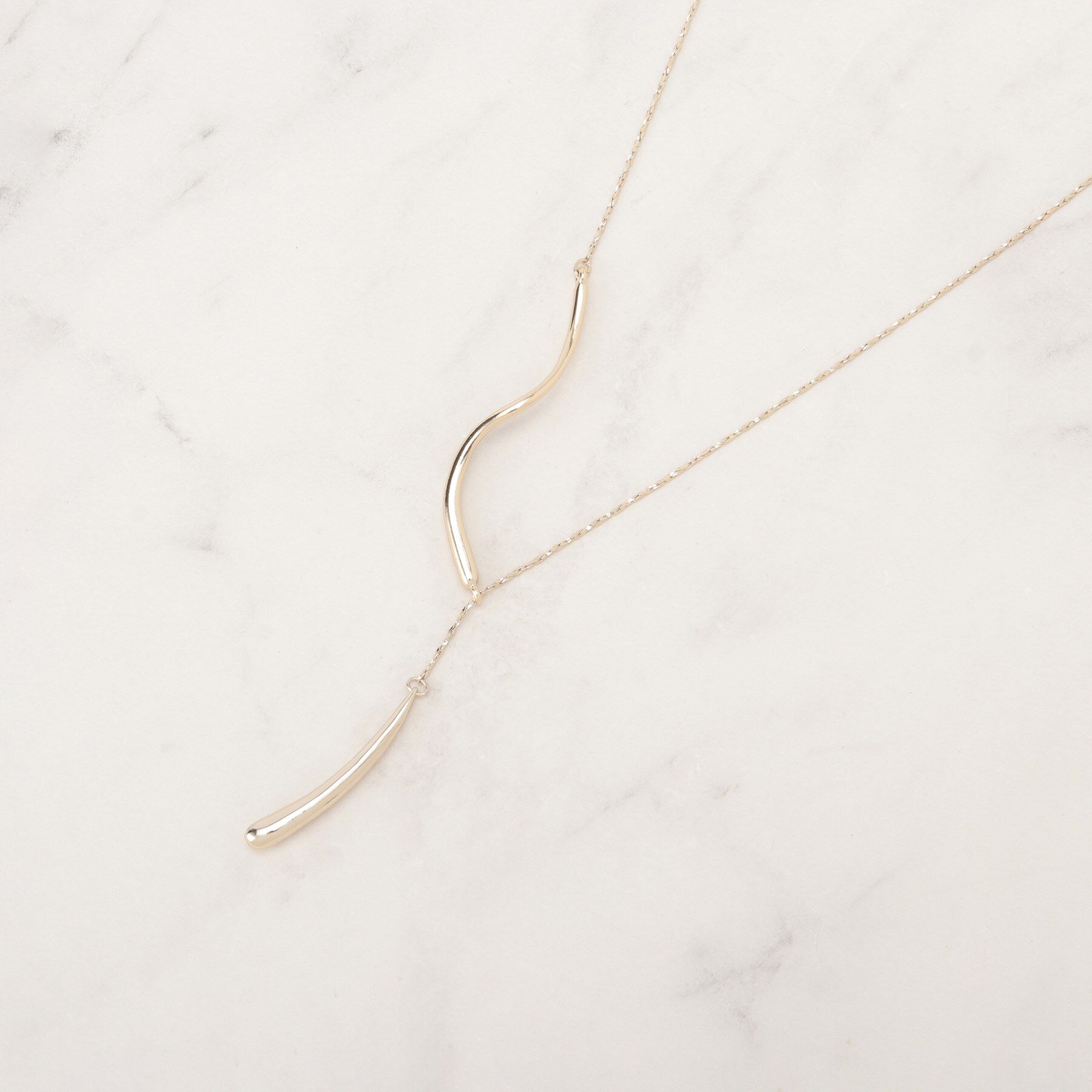 SHOO･LA･RUE「ウェーブメタルY字ネックレス」|ネックレス|ゴールド(007)