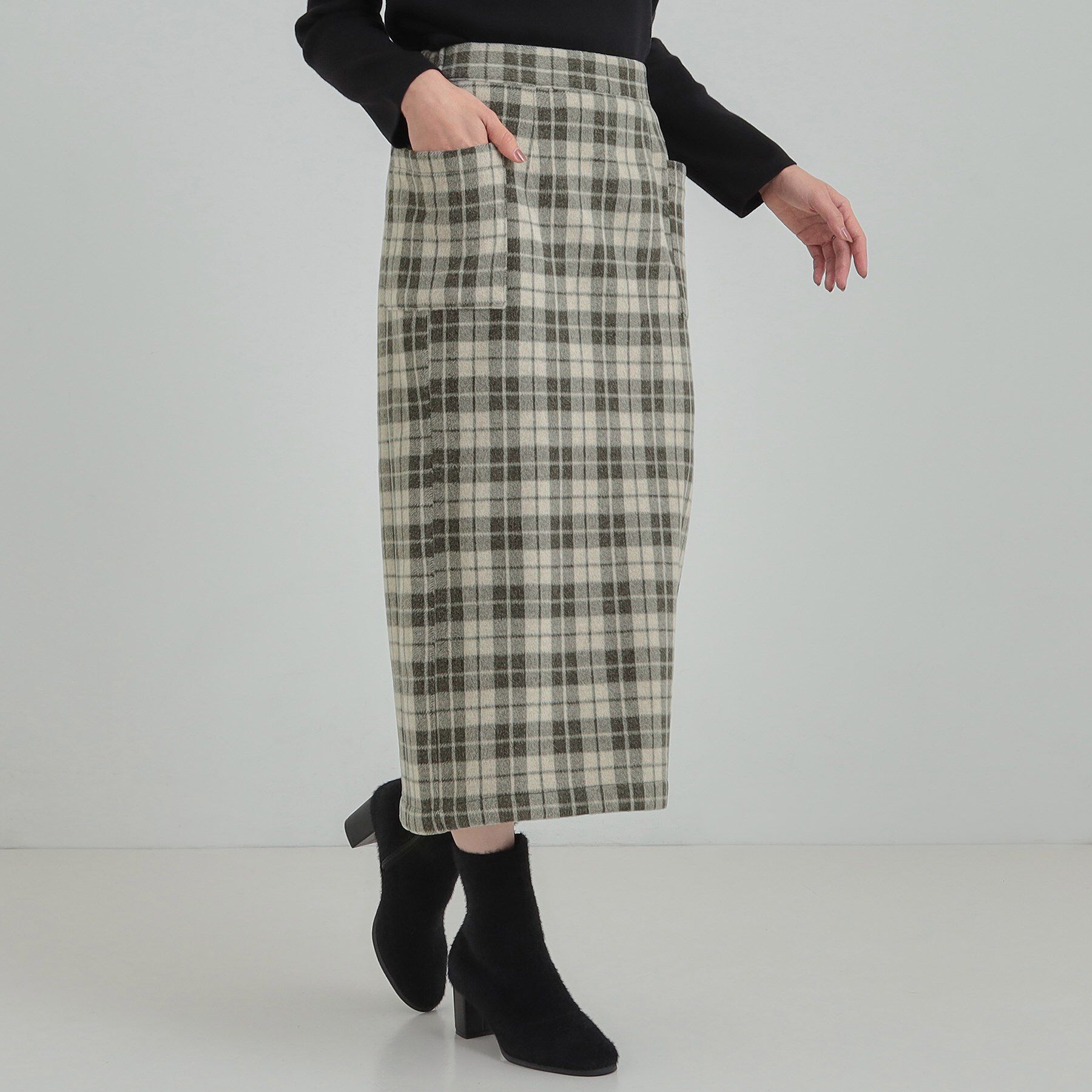 SHOO･LA･RUE「【S-LL/あったか】大人レディな着こなしに シャギーチェックスカート」|スカート|チャコールグレー(2