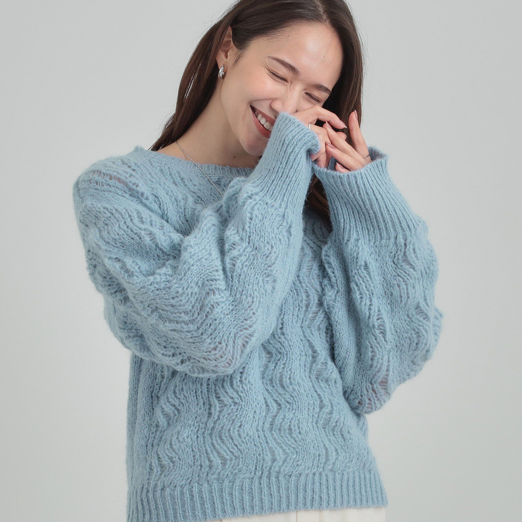 SHOO･LA･RUE「【S-LL】ふんわり大人の 透かし編みニットトップス」|ニット・セーター|ブルー(092)