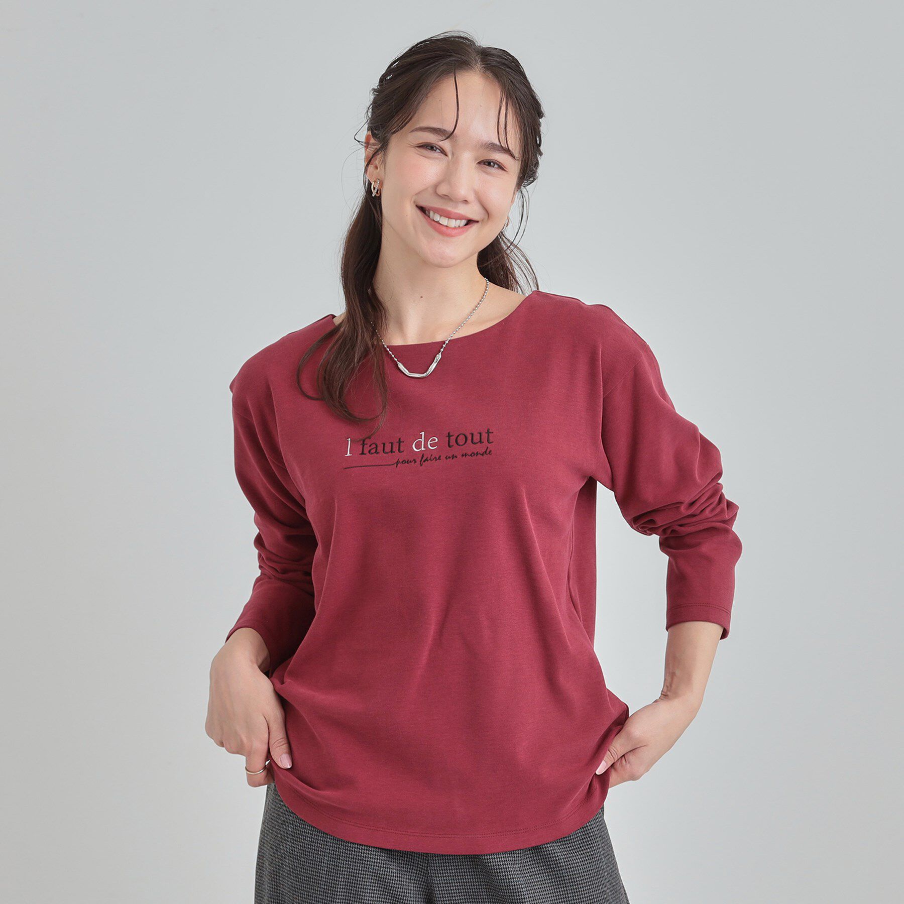 SHOO･LA･RUE「【洗濯機可/S-LL】大人の小さ目ロゴ刺繍ロンT」|Tシャツ・カットソー|