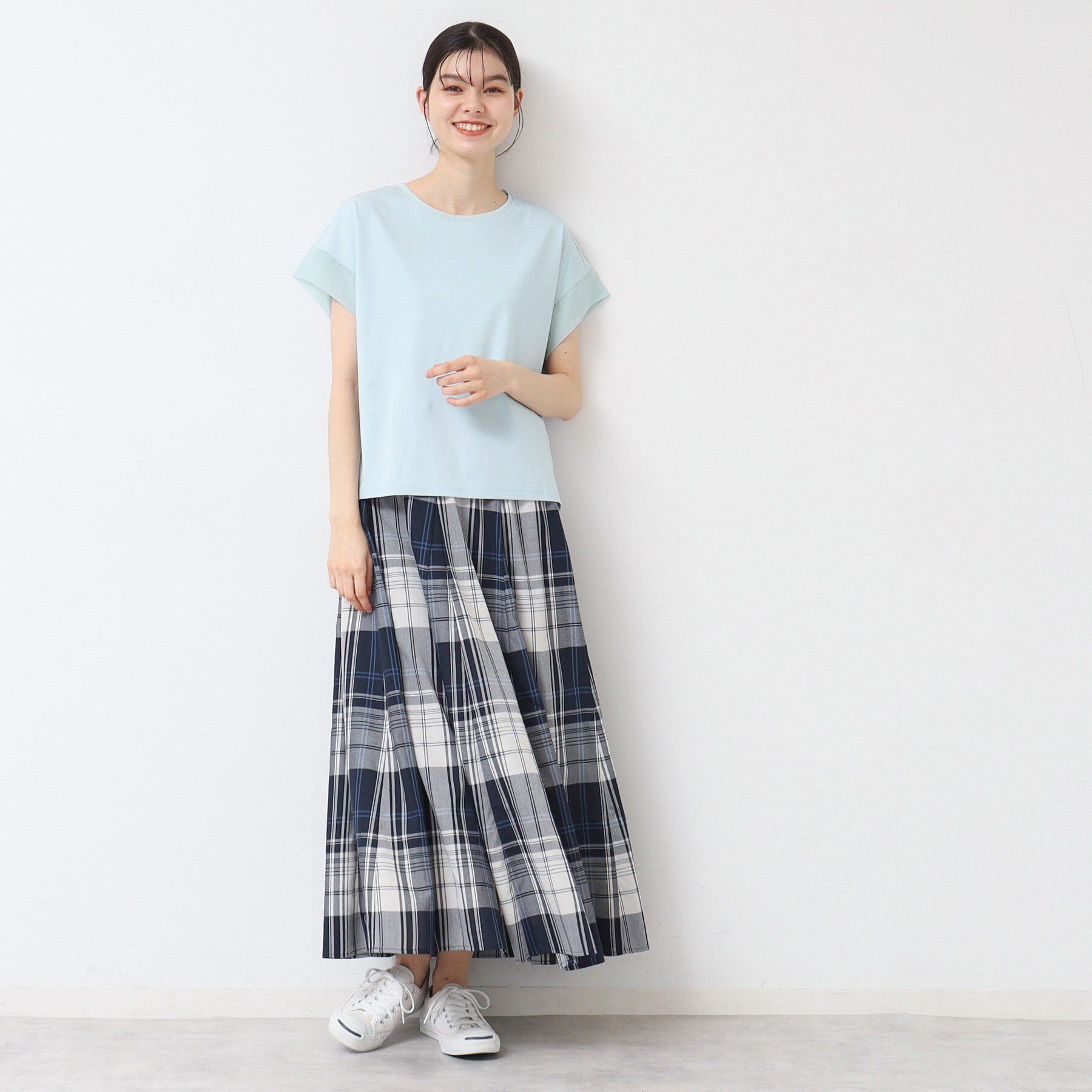 Dessin「【シリーズ累計8万枚！選べる5サイズ/6色展開/洗える】美光沢カットソー【オンにもオフにもちょうどい」|Tシャツ・カットソー|