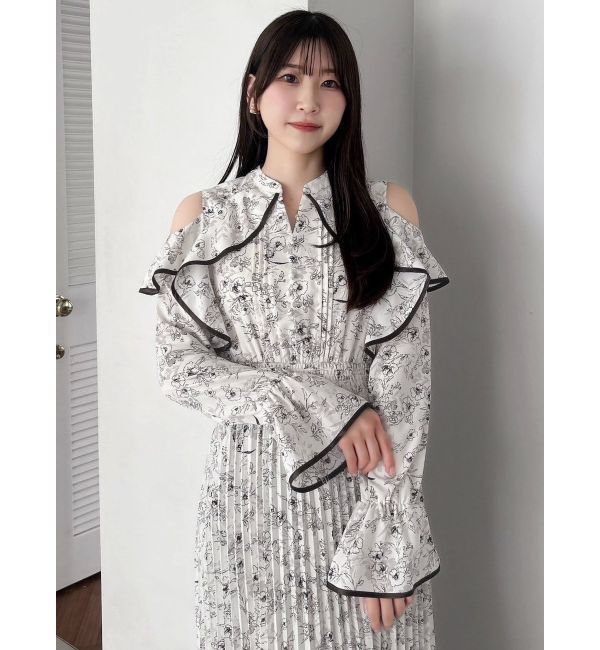 dazzlin「オープンショルダーフラワープリーツワンピース」|ワンピース|