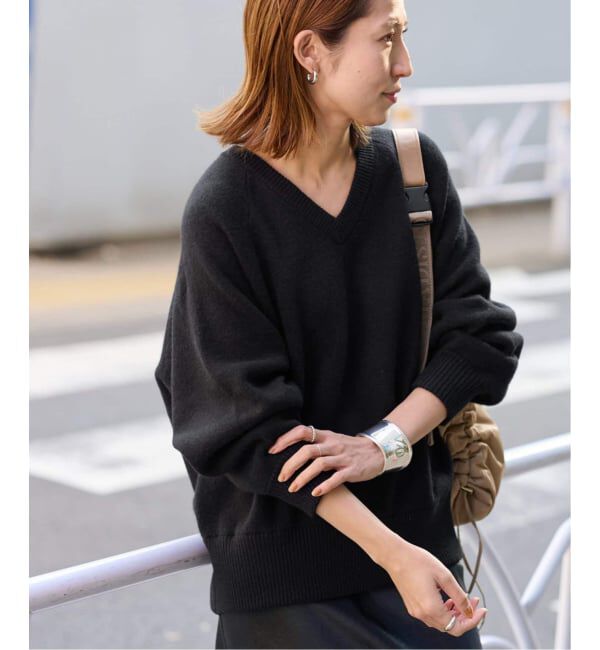 FRAMeWORK「≪WEB限定 / 追加≫AQUA Vネックプルオーバー」|ニット・セーター|ブラック