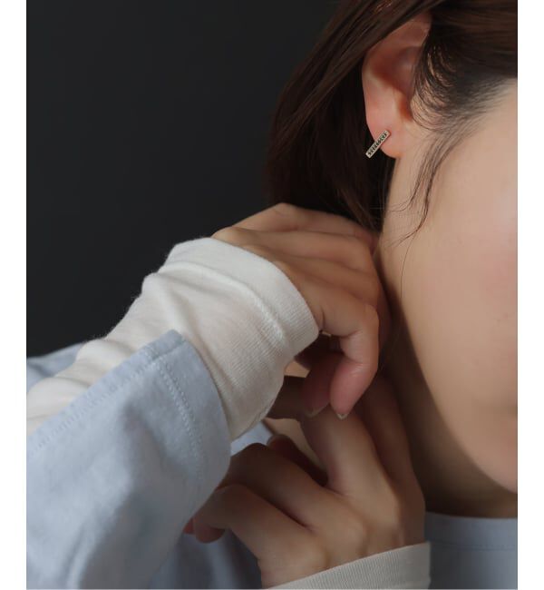 Lilas by Spick&Span「ボックスブラックダイヤ12mmバーピアス K10（両耳）」|ピアス|ゴールド