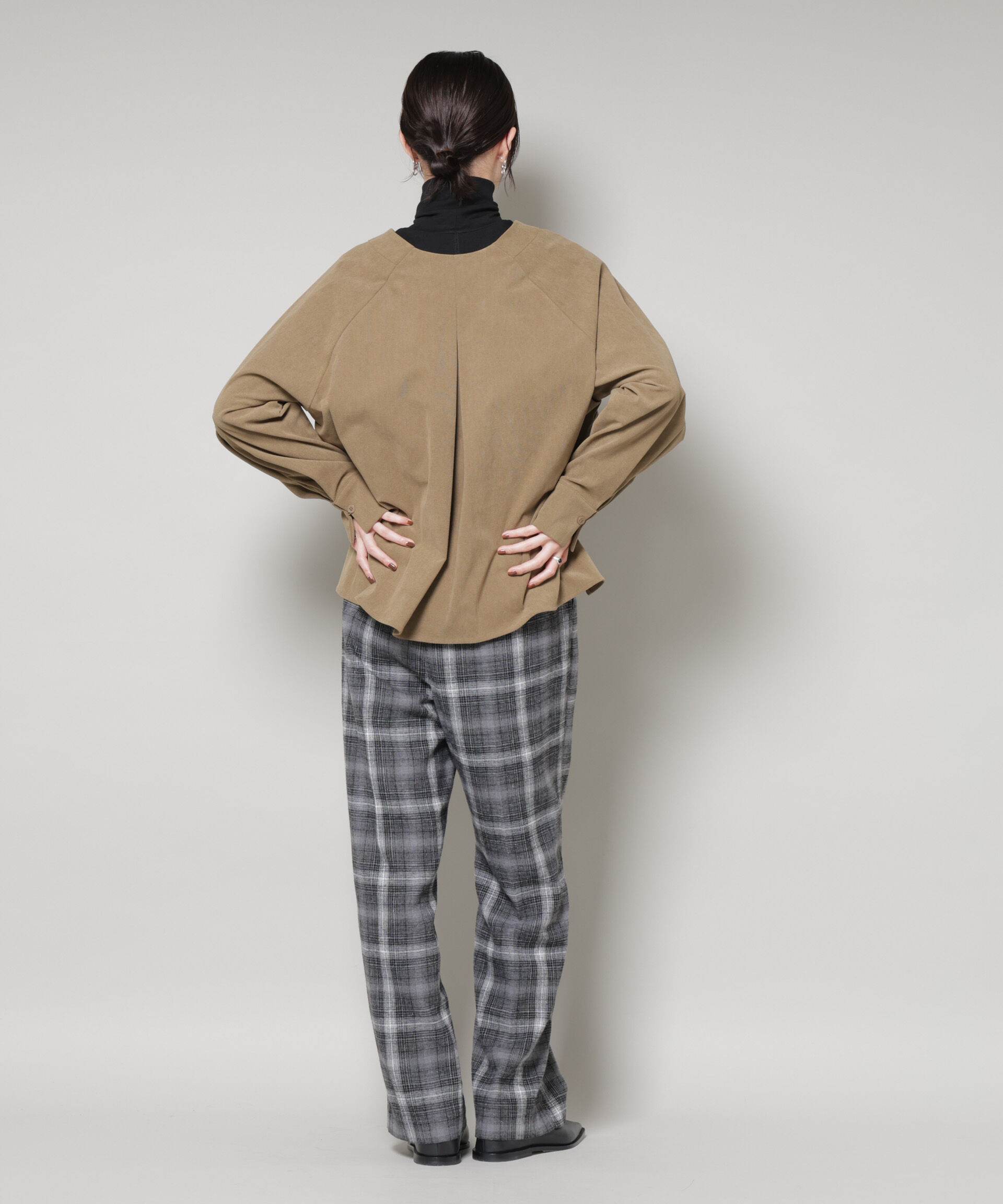 nano･universe「ストレッチ起毛スキッパープルオーバーブラウス(セットアップ可)」|シャツ・ブラウス|