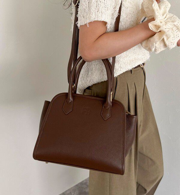 fredy emue「FR台形レザーバッグ」|ショルダー・メッセンジャー|