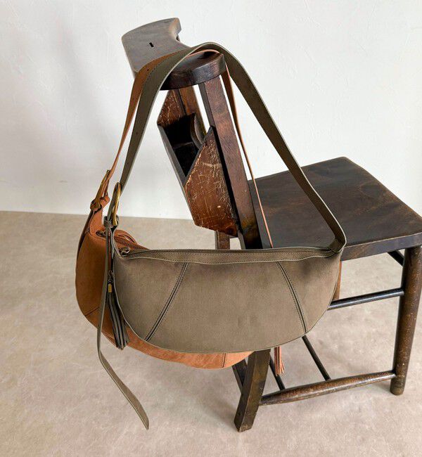 fredy emue「スエードラウンドショルダーバッグ」|ショルダー・メッセンジャー|