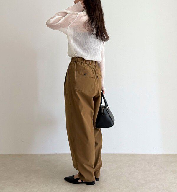 fredy emue「2タックバレルパンツ」|チノ|